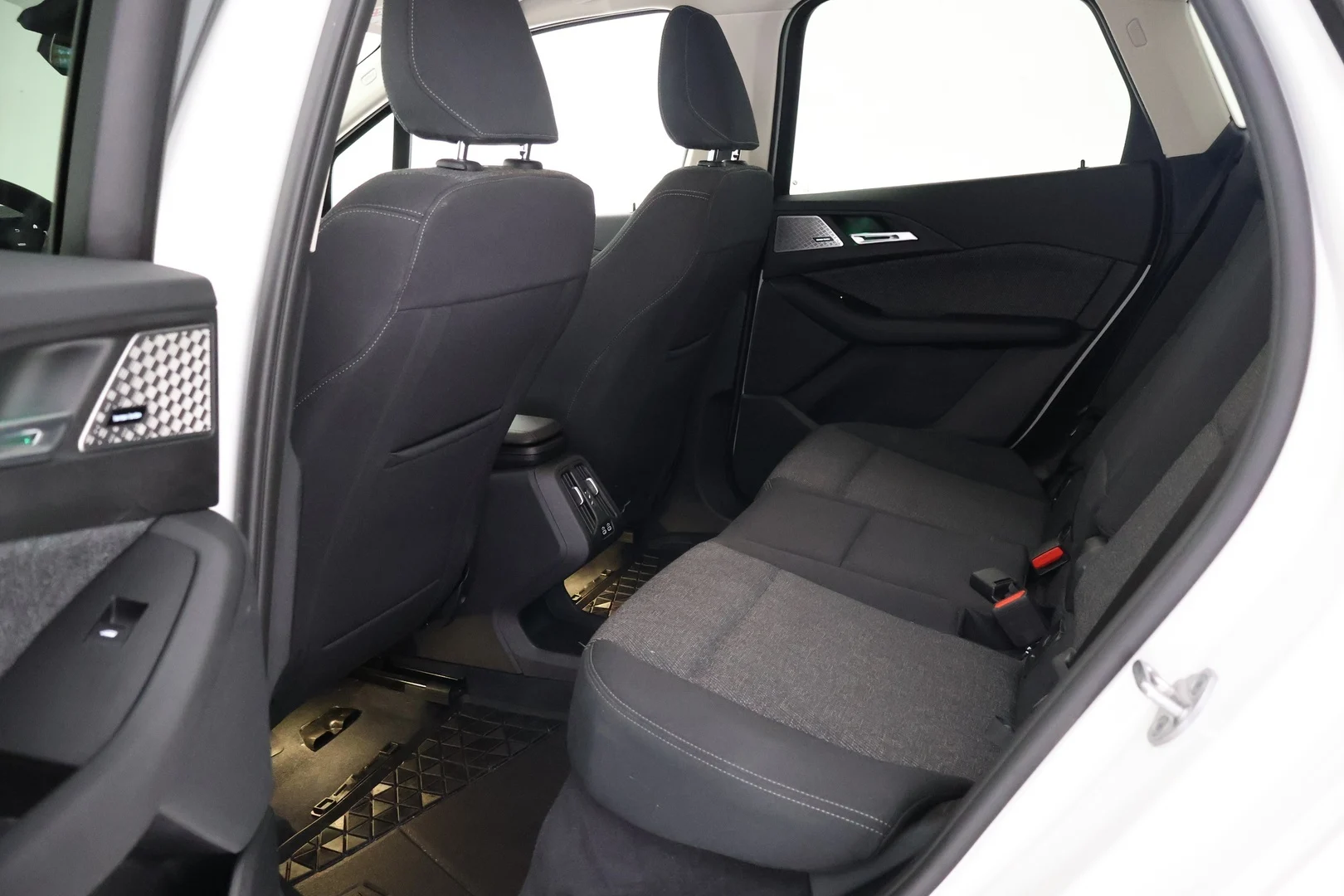 Car Image - 2fXXy8CoftBiiFz4oMpZXP