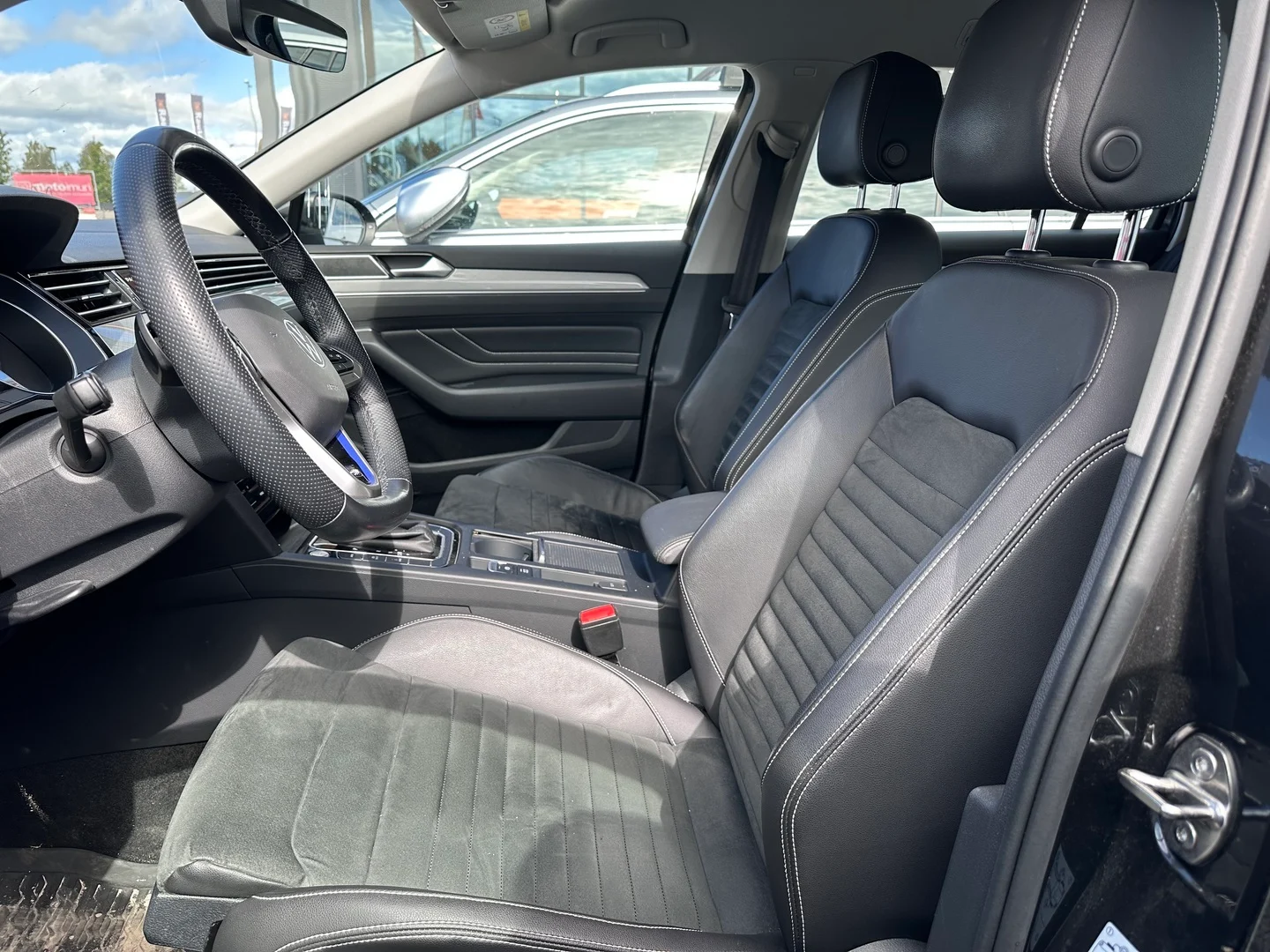 Car Image - 1L1R2rmZ1KcJTbbFkHA8qk