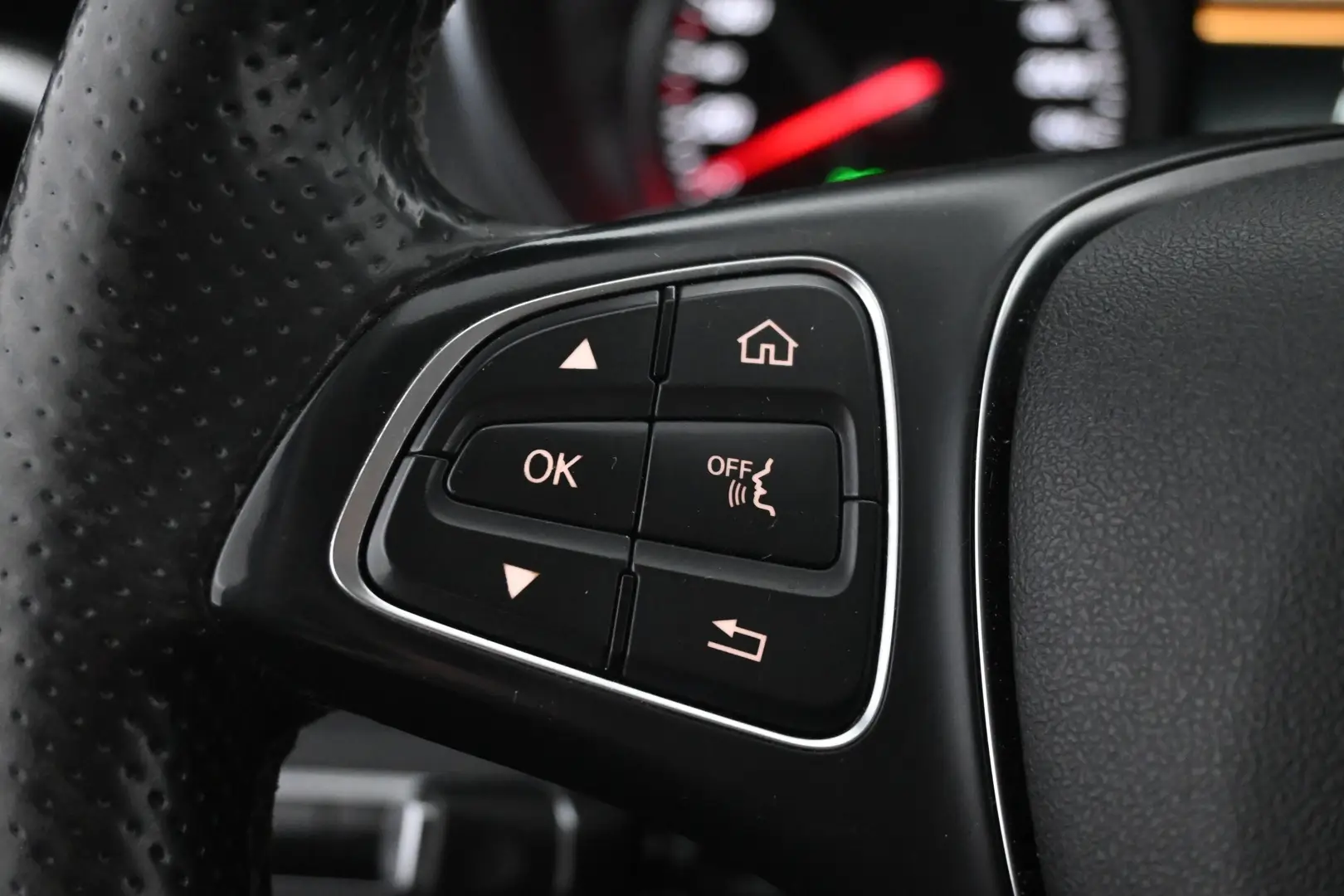 Car Image - 3d4GOmoyK8Vd9OIsp1mowk