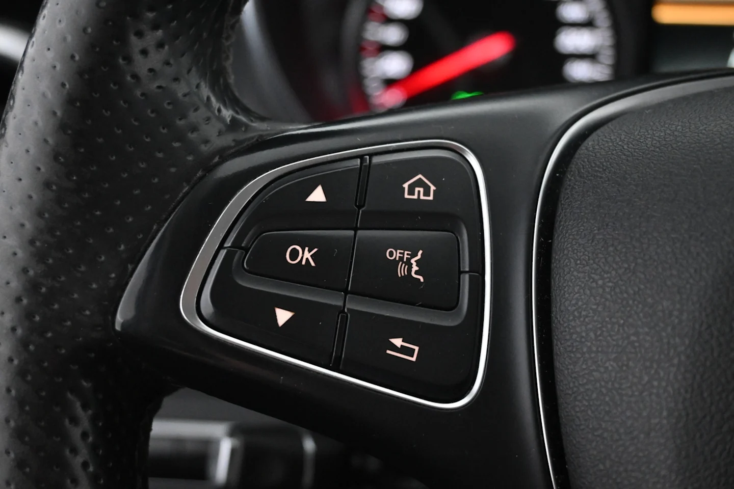 Car Image - 3d4GOmoyK8Vd9OIsp1mowk