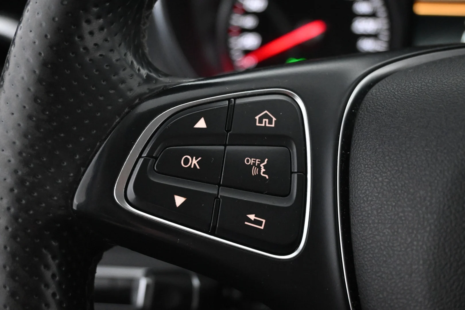 Car Image - 3d4GOmoyK8Vd9OIsp1mowk