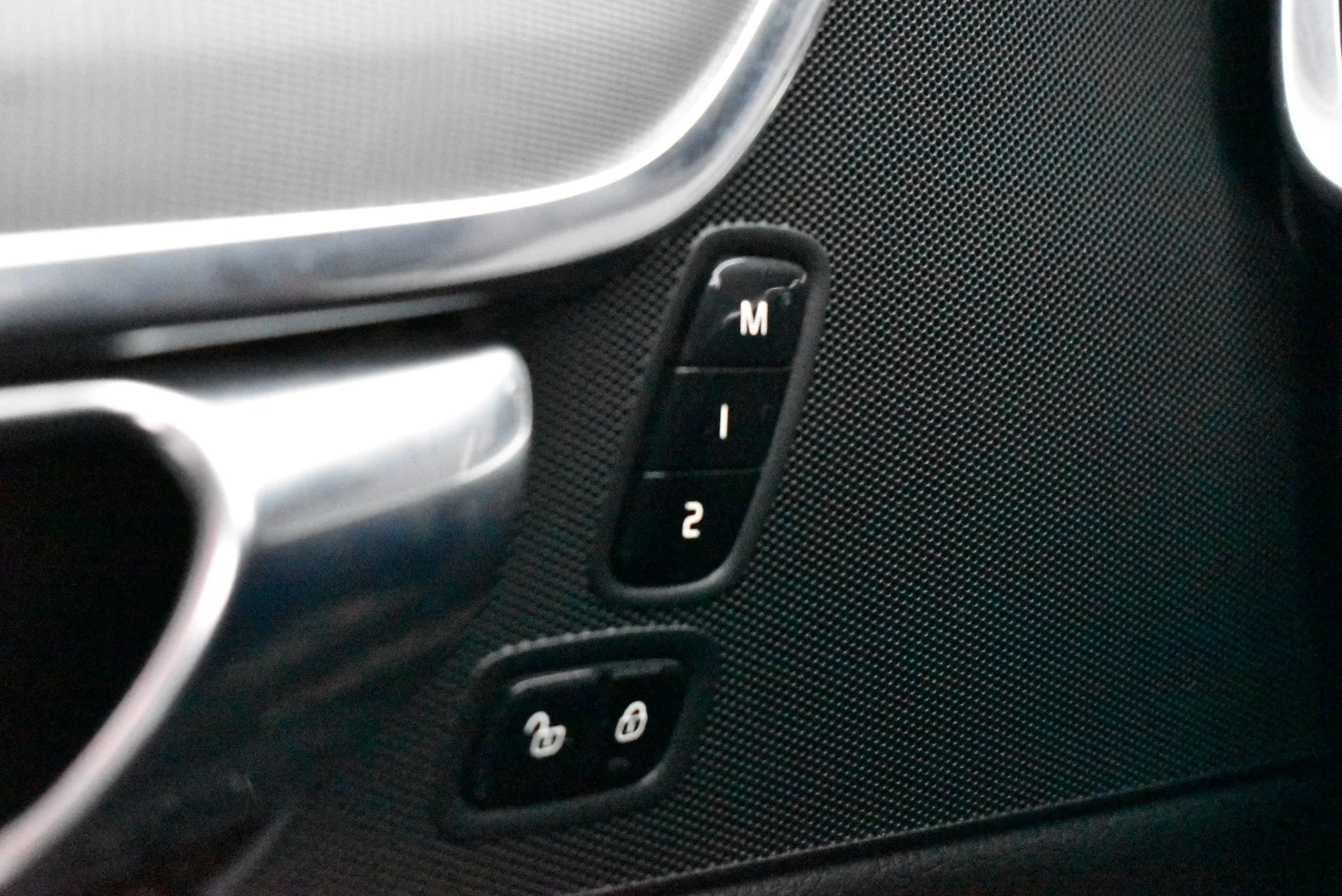 Car Image - 2AZcBl5CDBFfPi9PSy0E30