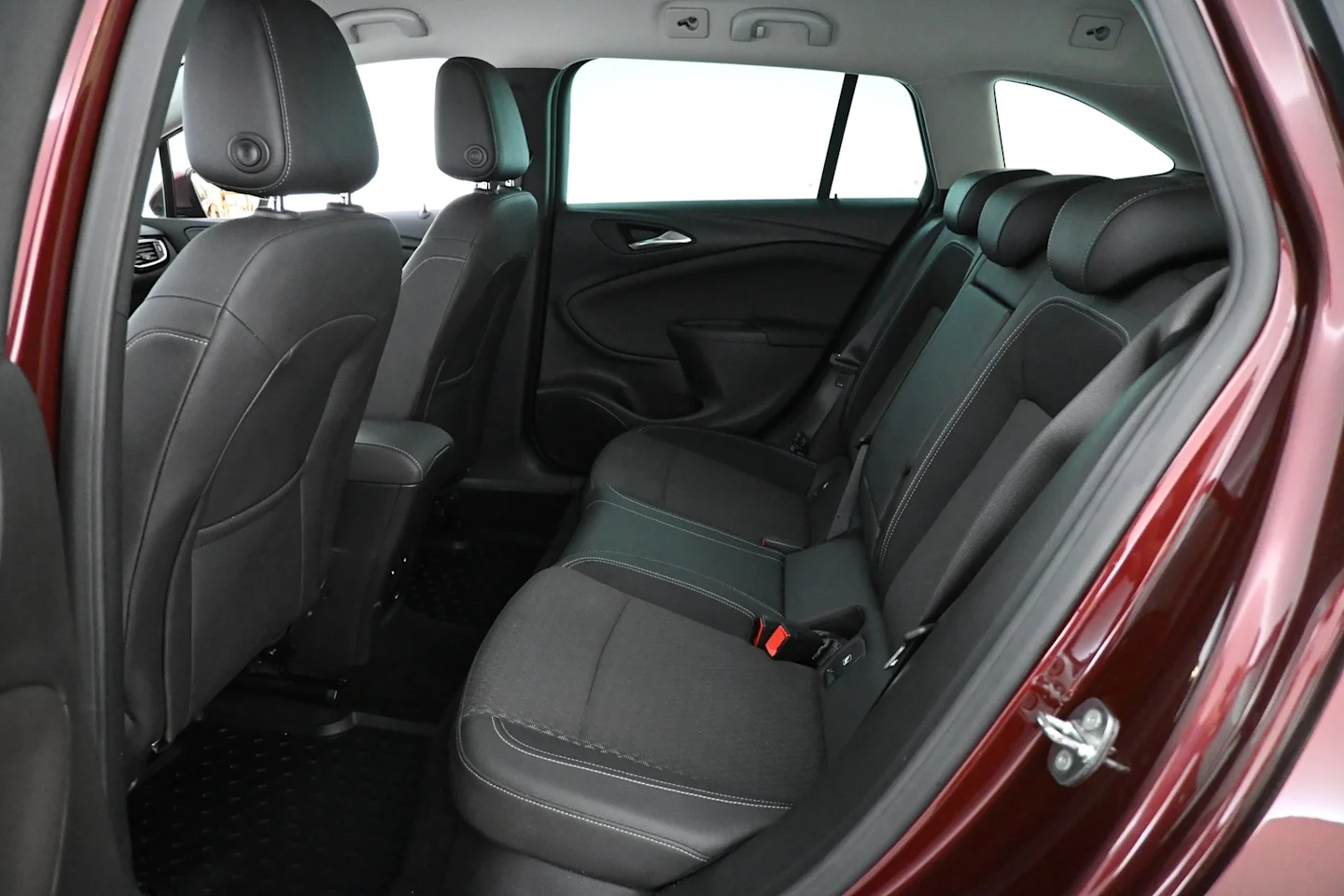 Car Image - 3DMjYhwuPzVpYs0pRgcfFJ