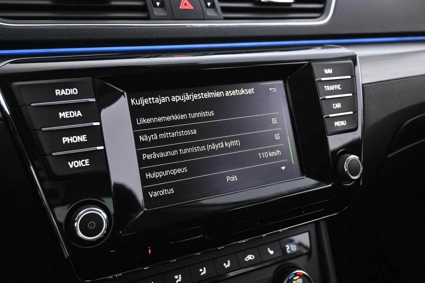 Car Image - gL70p8O1LgRdxLnnQ3AeD