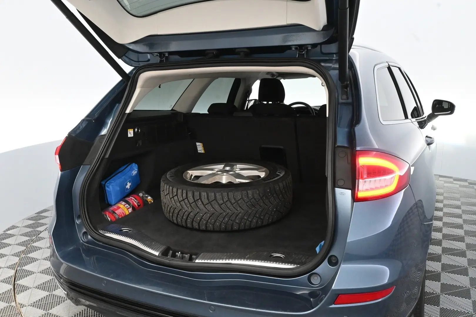 Car Image - vsaJnva9tDImxxAErayg4
