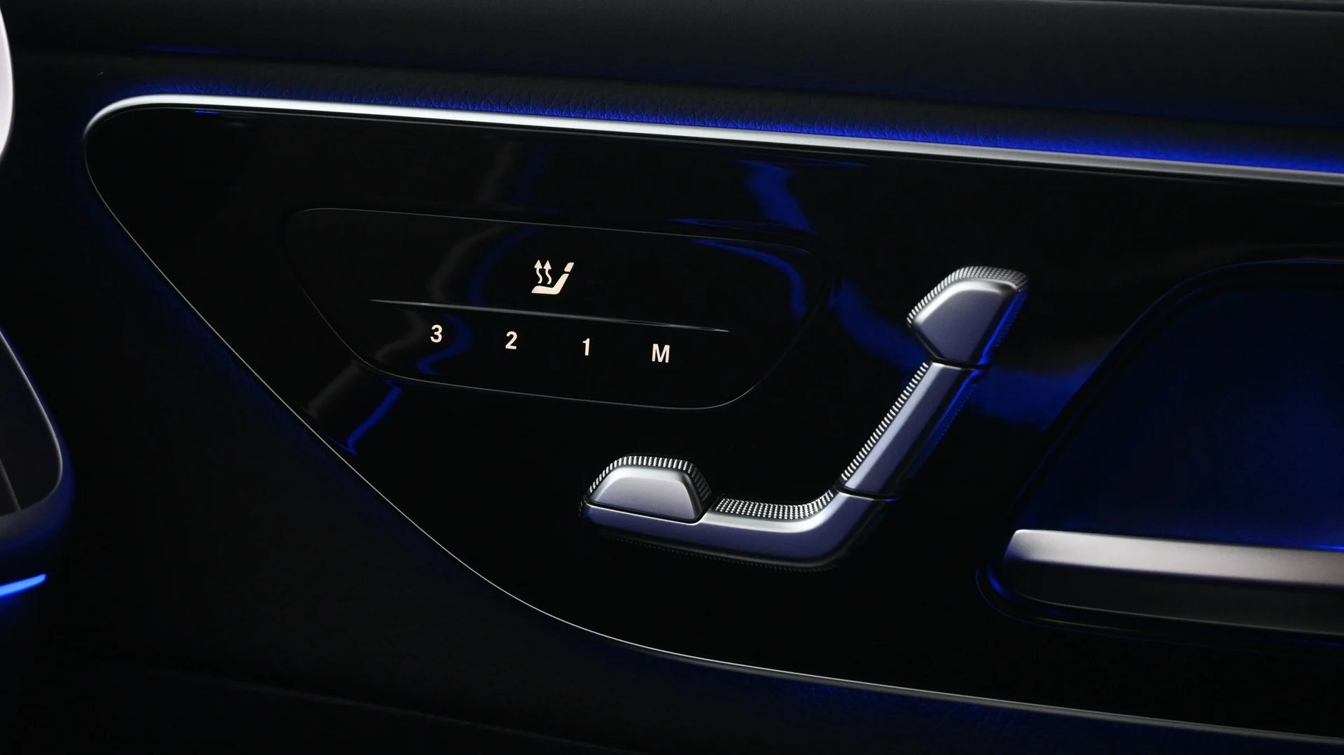 Car Image - 4hOq4wP8QfFCYD1VuGGxyv