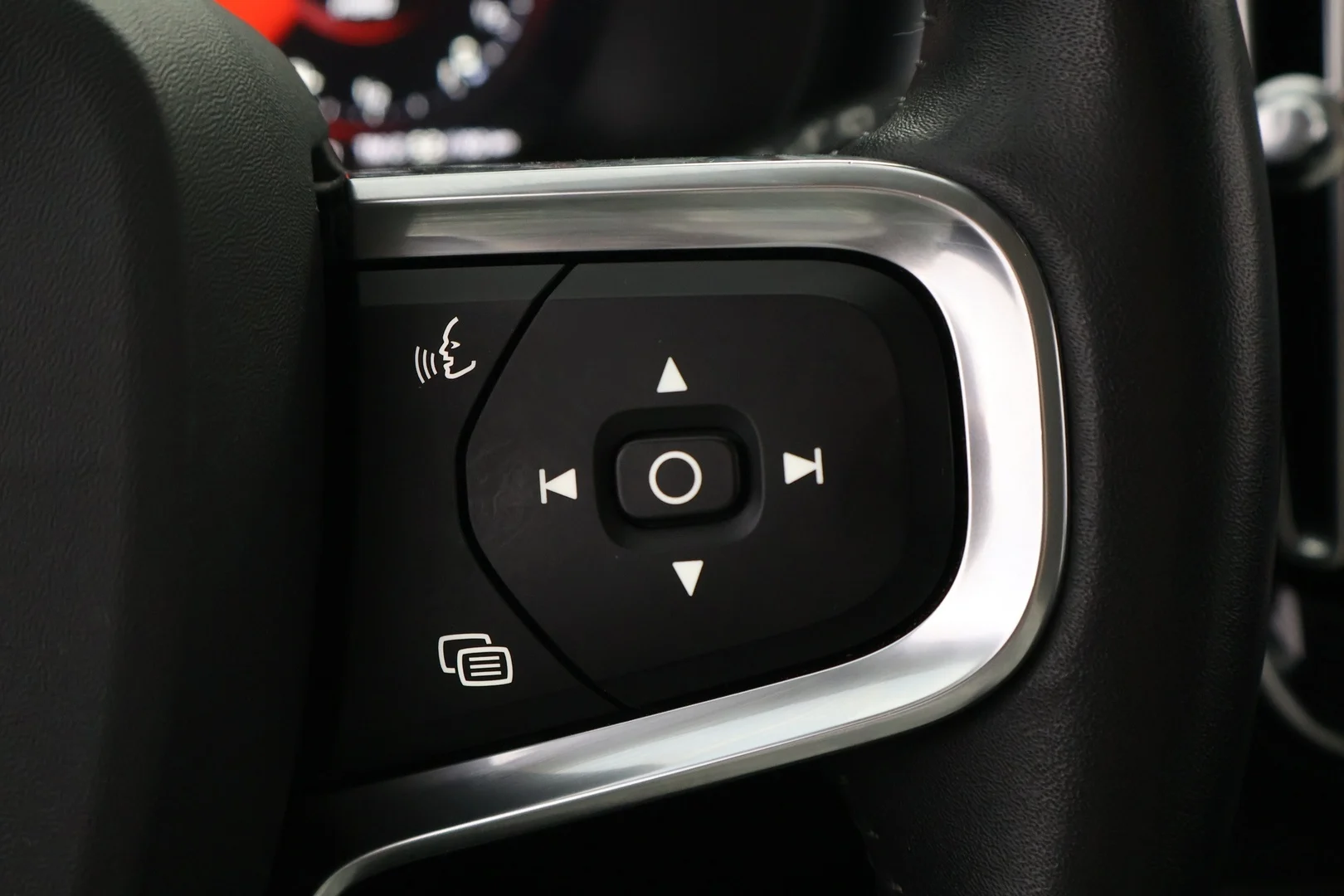 Car Image - 5XQbX6AyM9ZNFRsYMsFtPK