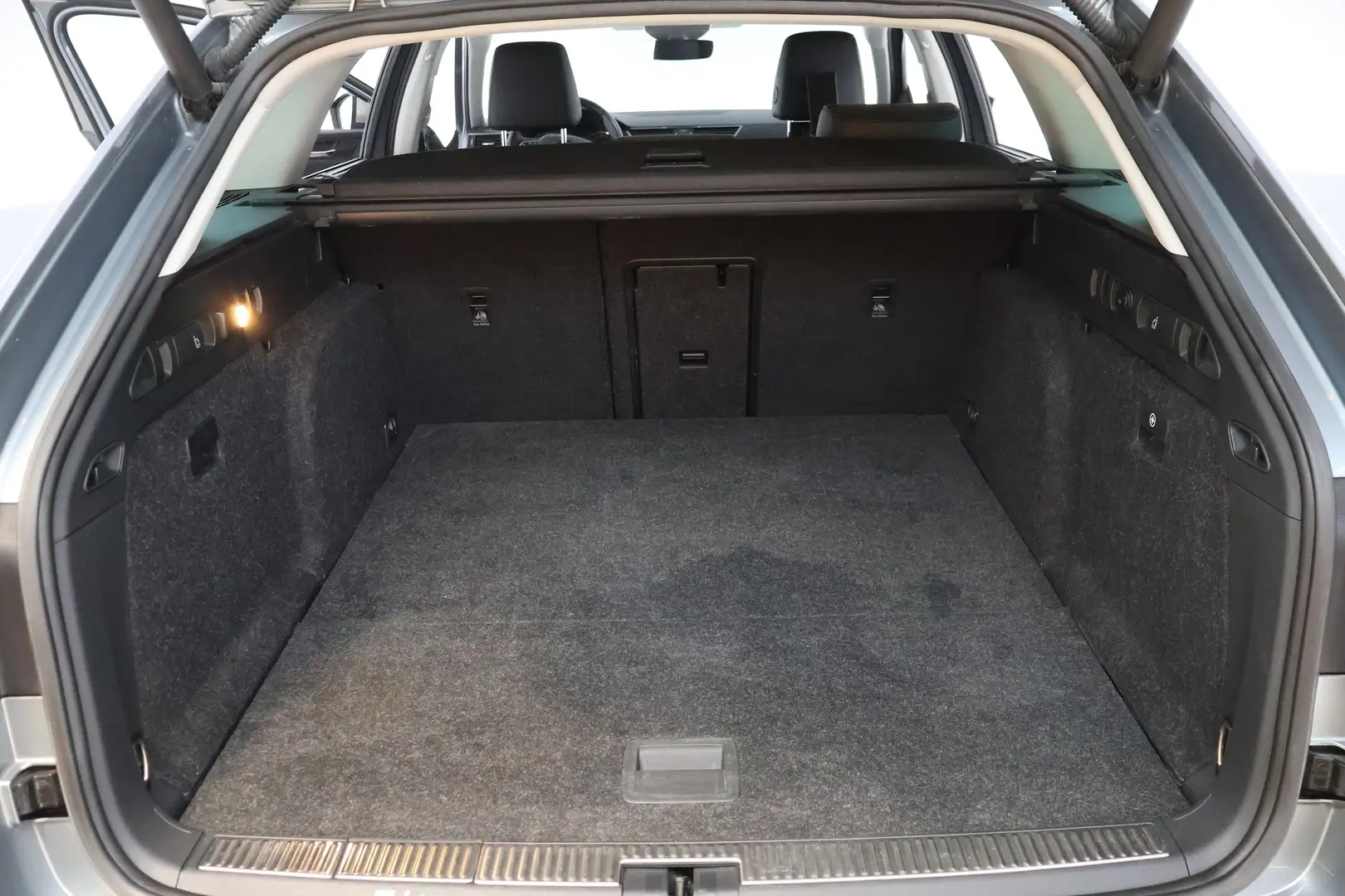 Car Image - 2BP3mRDqH9qXlcAxtzkCCa