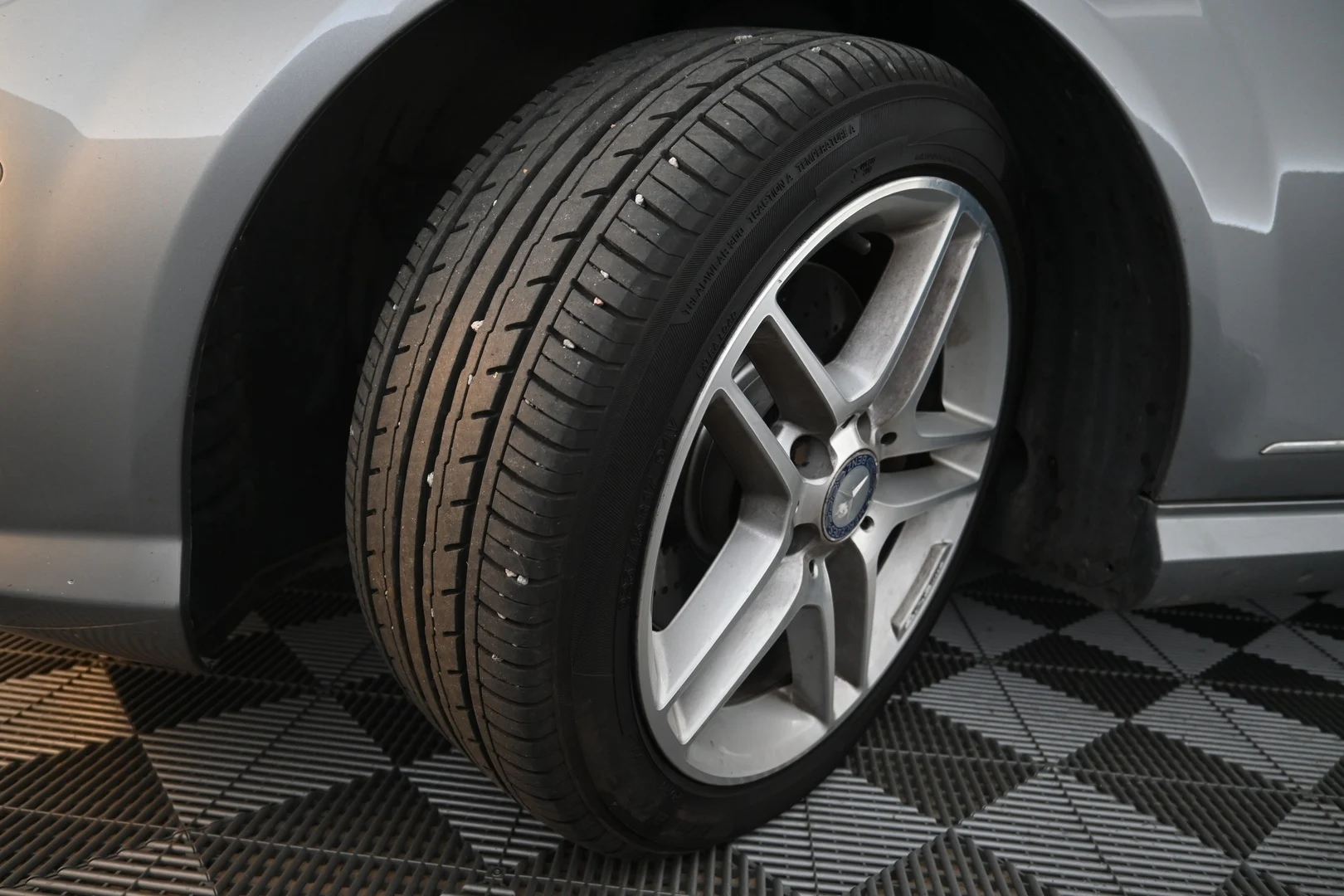Car Image - 2dNKT6ZWrriOZL4MYTsJ6O