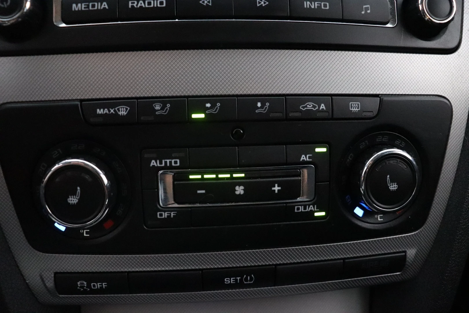 Car Image - 6HJ7s0cDJoybcAPA8OCK4m