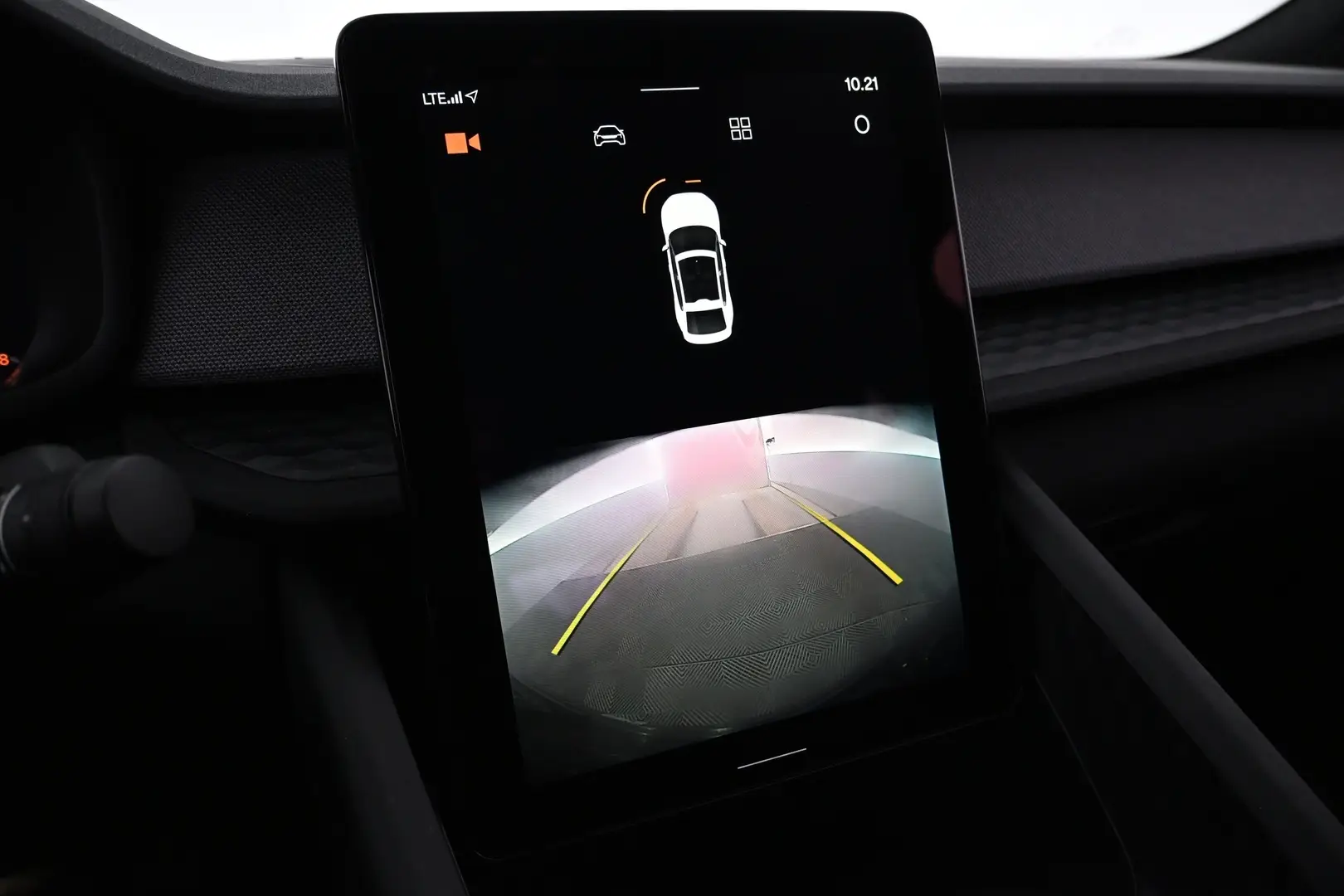 Car Image - 2v2TZ1c5r5FuzvtMuhD16O