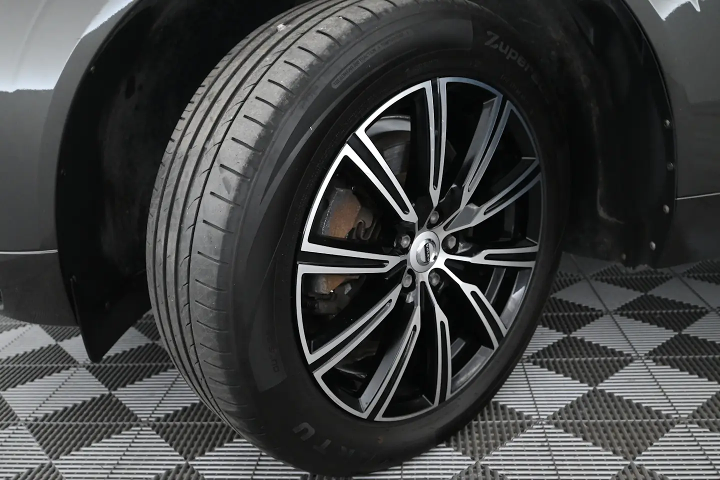 Car Image - 3zHdd65oEoUEbml5llbsC3