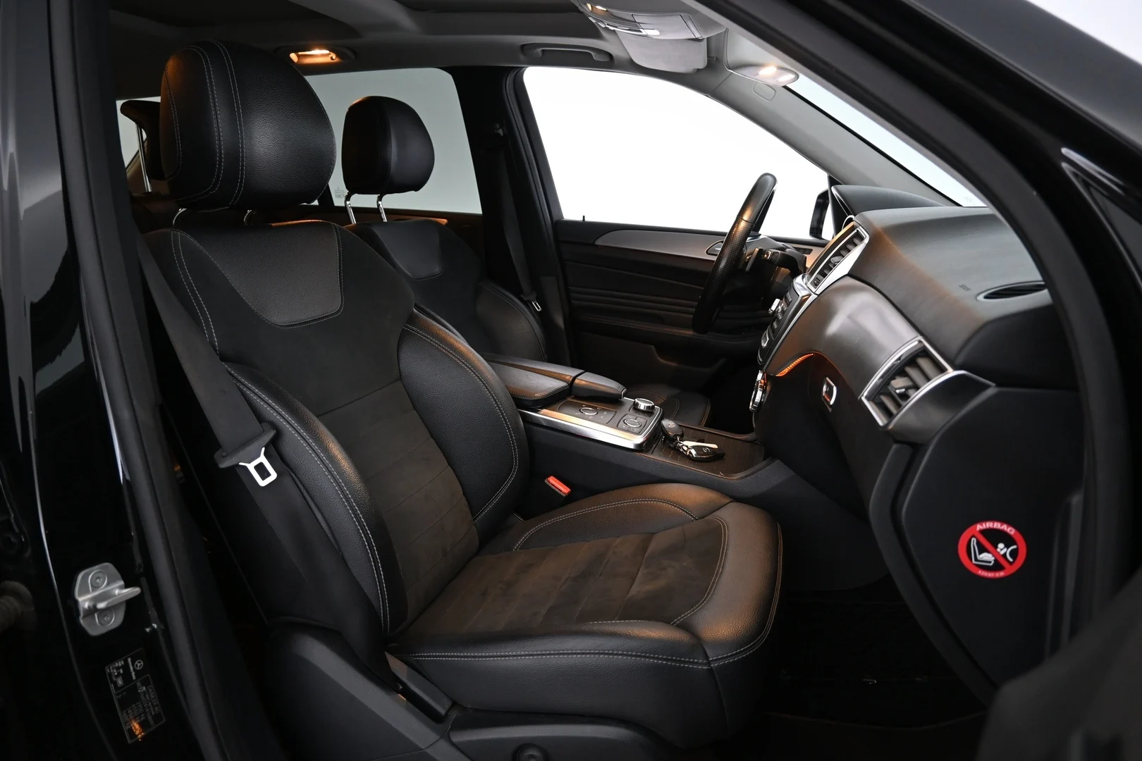 Car Image - 2eYDl3GLE6EOTe6HoSUlWb