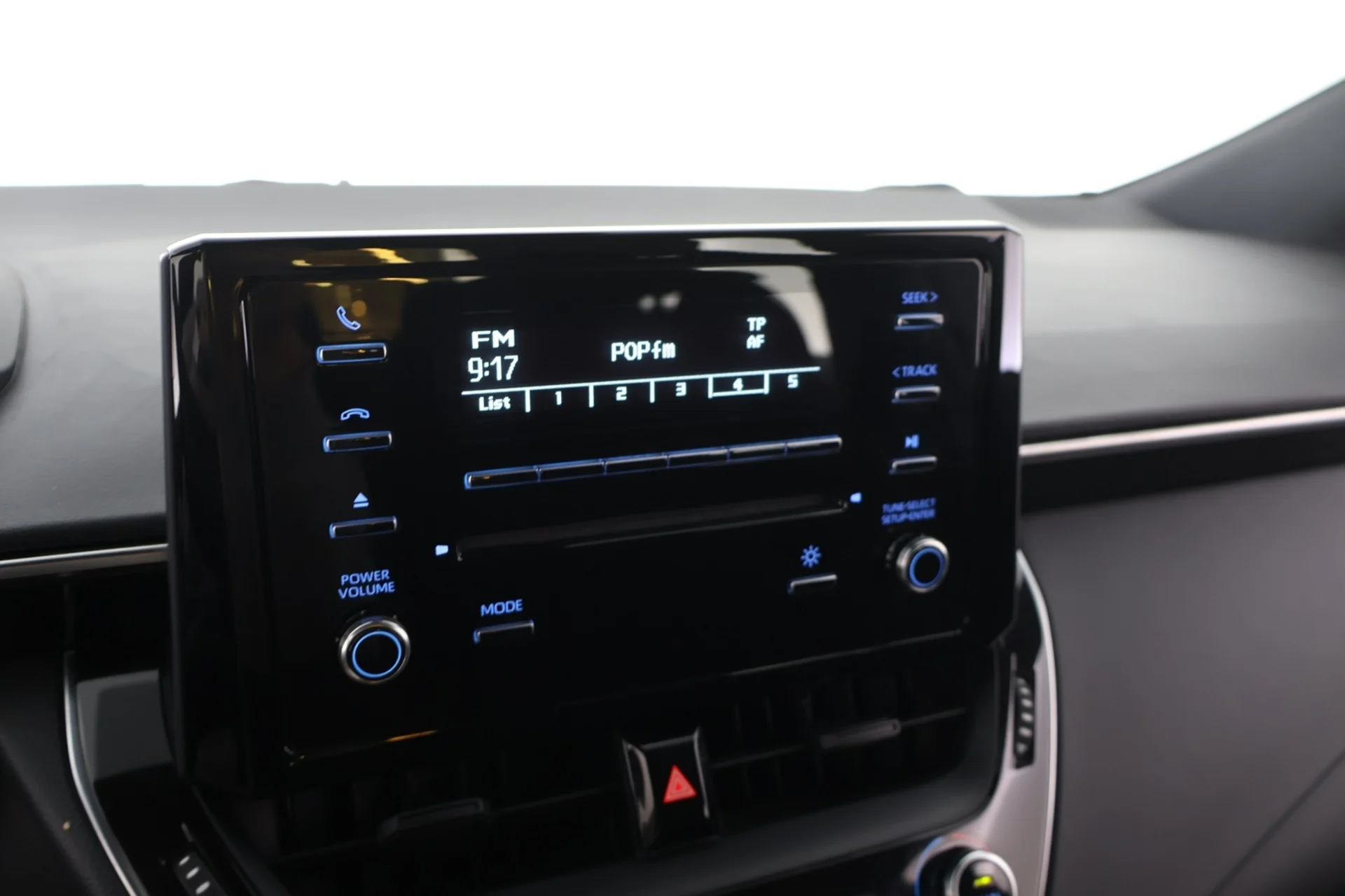 Car Image - 6TzsFzXNojiSk6CFWWmUjZ