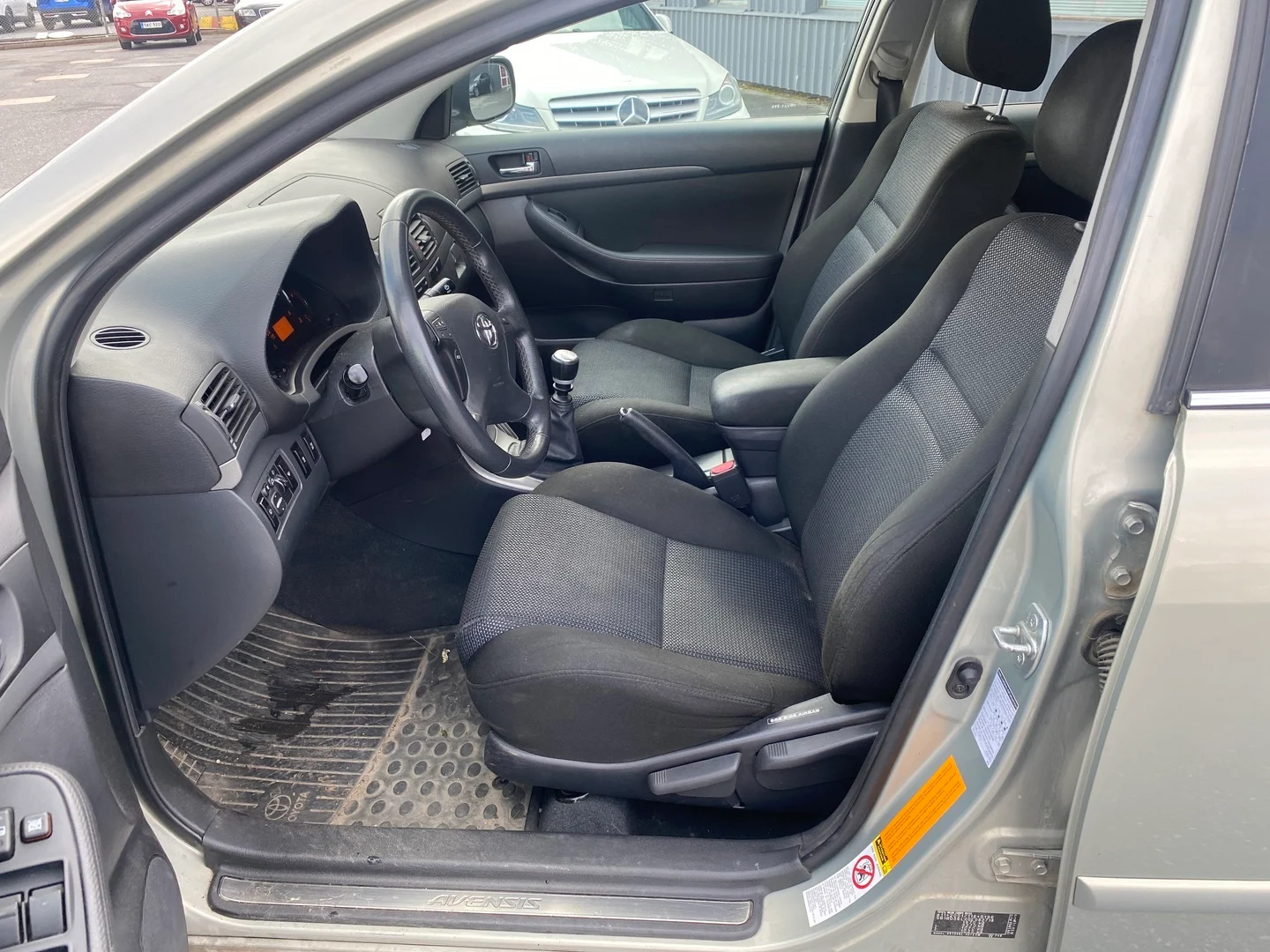 Car Image - 2n0LMHocdfX3ZYwlc3wmBU