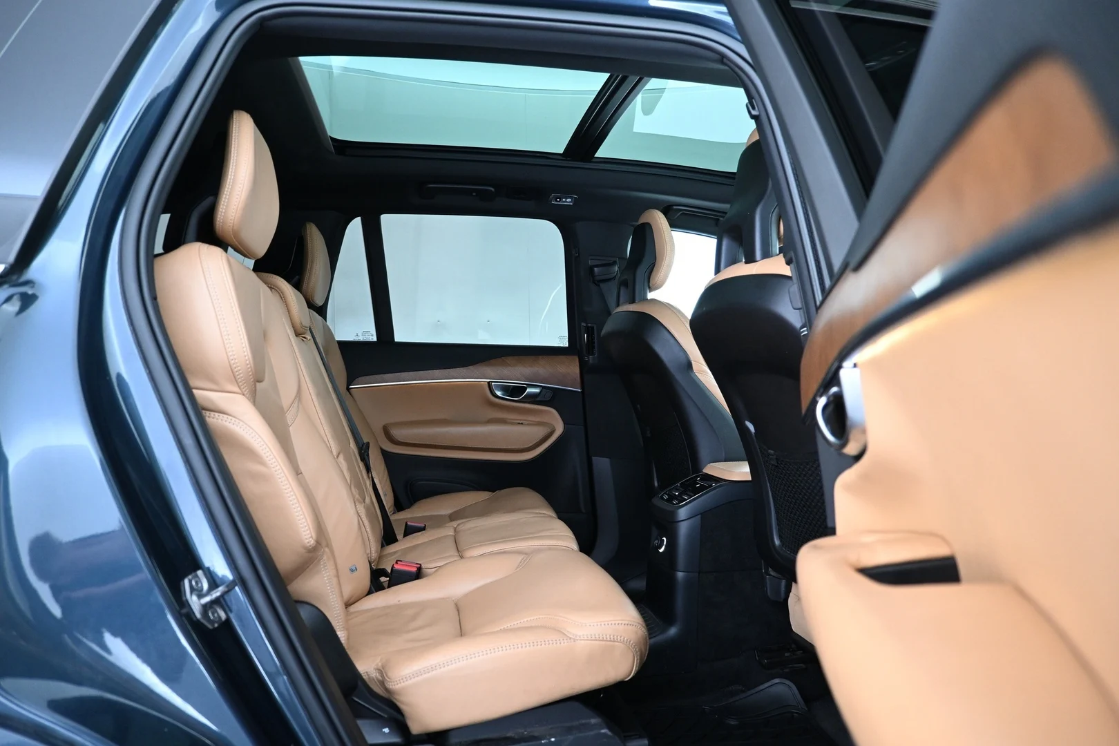 Car Image - fDYUg2HQsIU5WUibogc7n