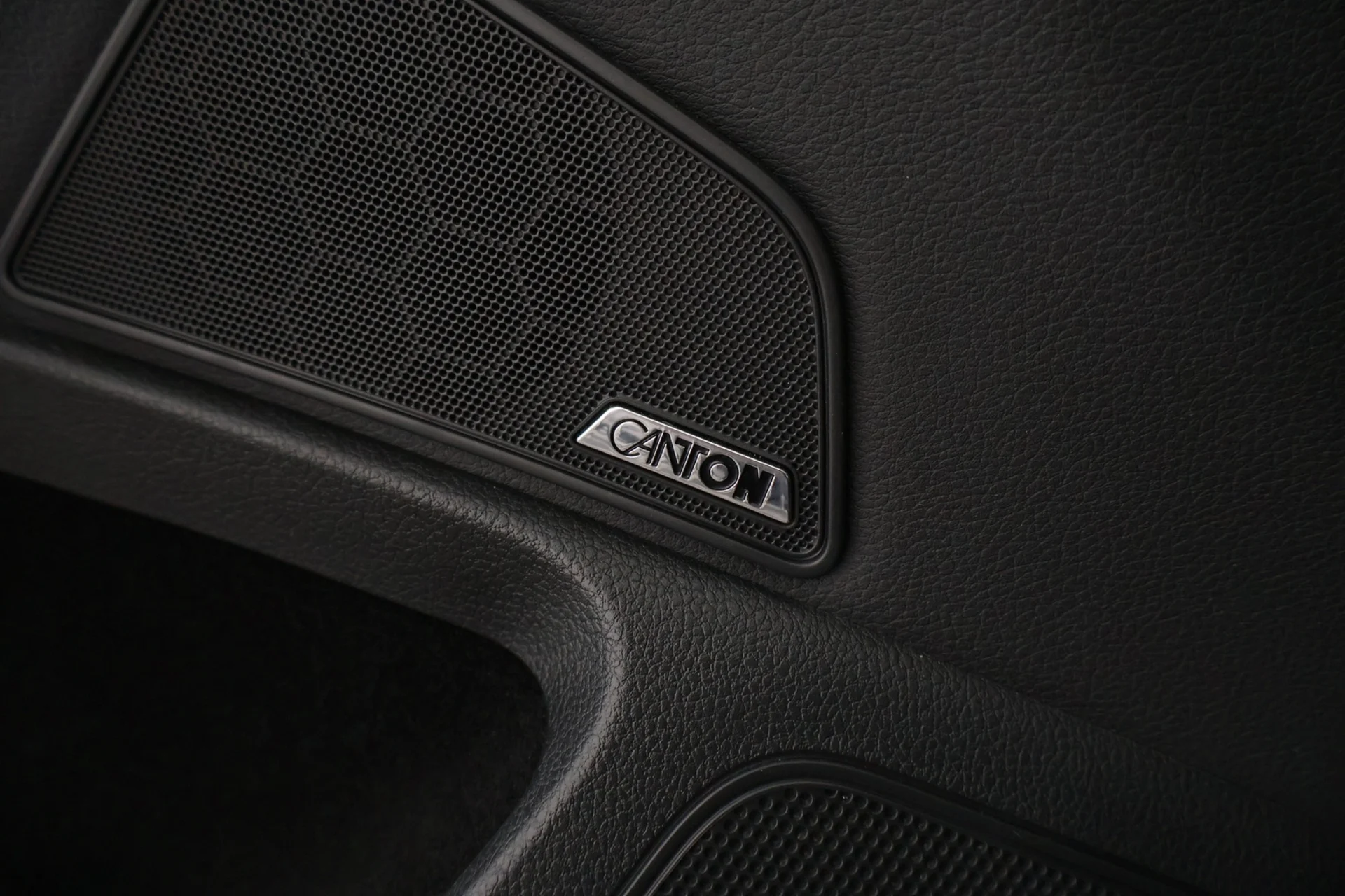 Car Image - 5WDY7csIN0l5btv77q1rXF