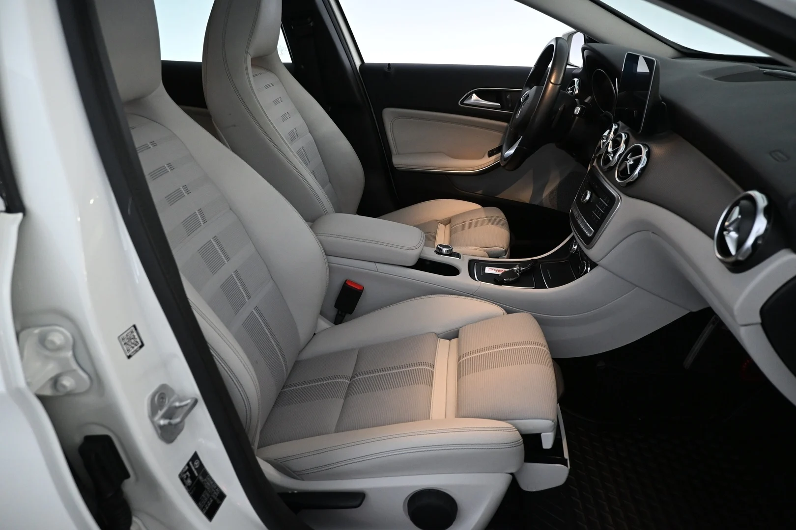 Car Image - 1Va2ogkhKh0onnN5dfCQpB