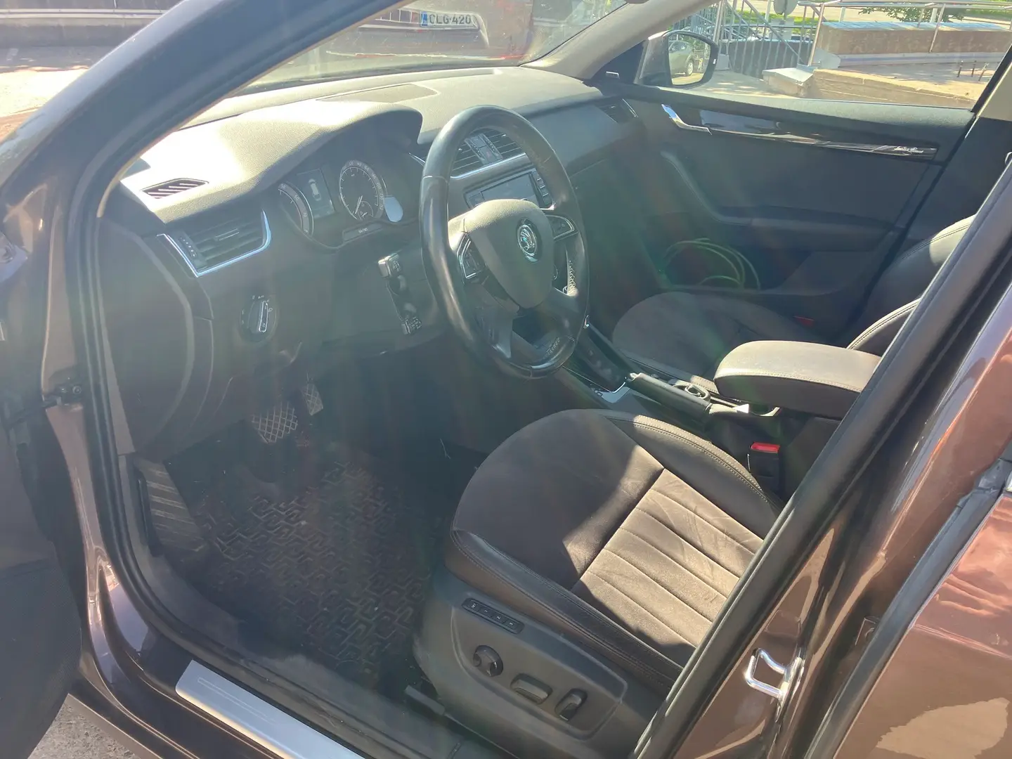 Car Image - 7r4JnTlrFq7YzJr8c2fRI6