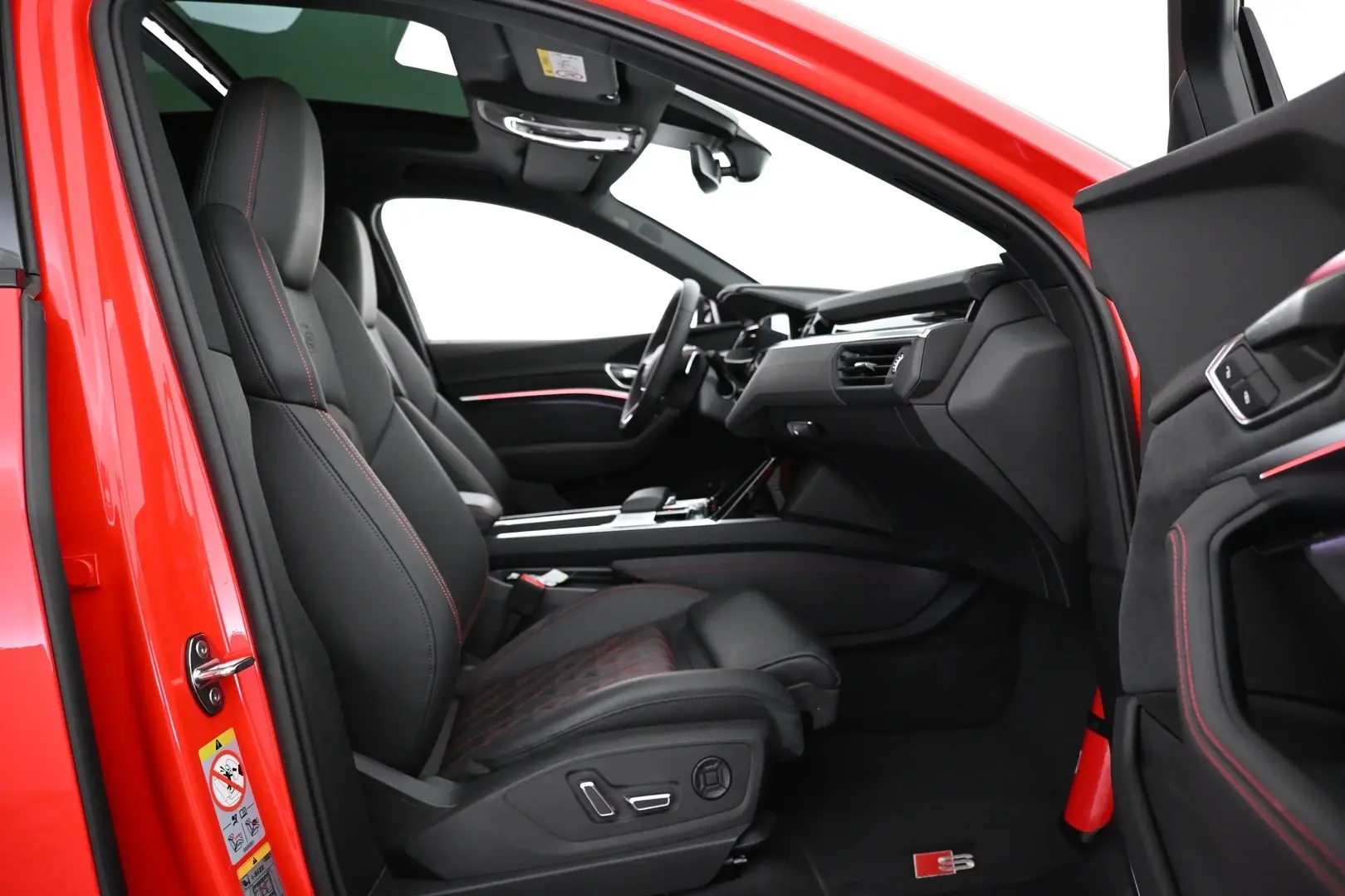Car Image - 79TG8GiCDd5e8RDns5ghYe