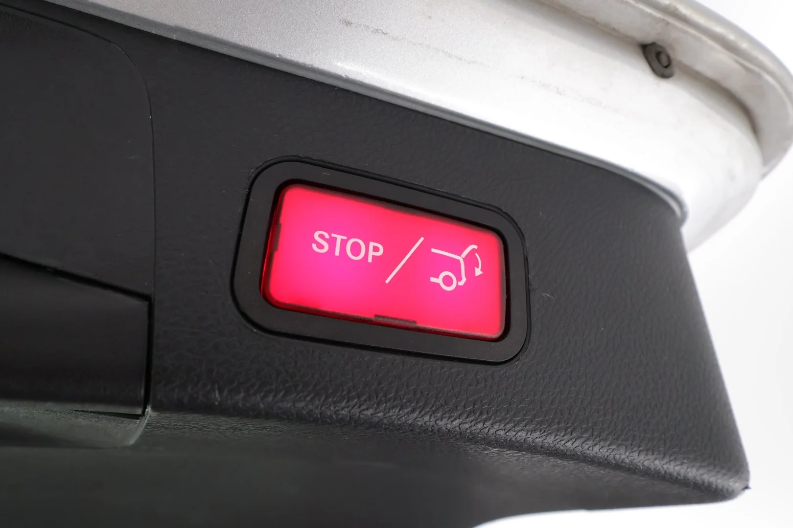 Car Image - UbfEOenmW31MLTRq0jWeV