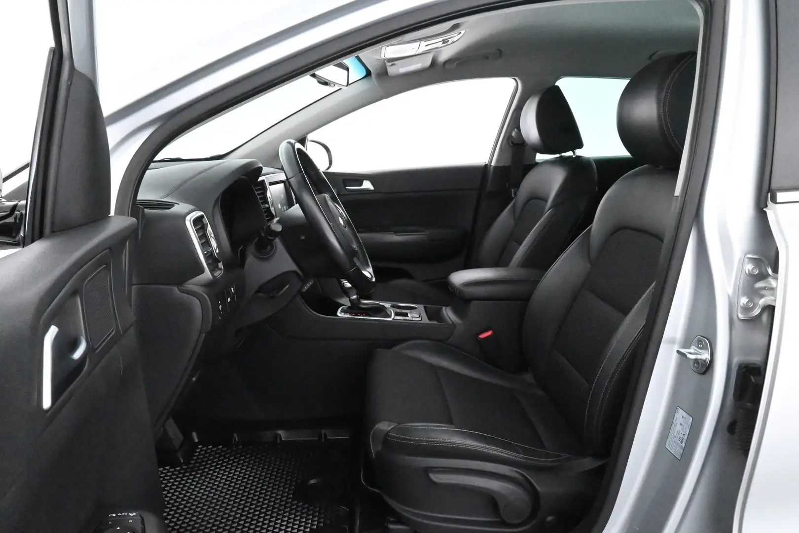 Car Image - 1ig3vtLMYxwhZOHKJzIQB5