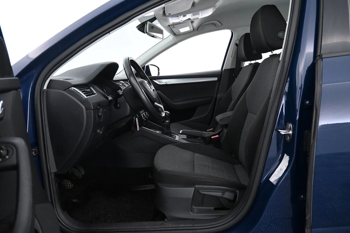 Car Image - 5ArKUb0eBEtdTCjbCAXT1l