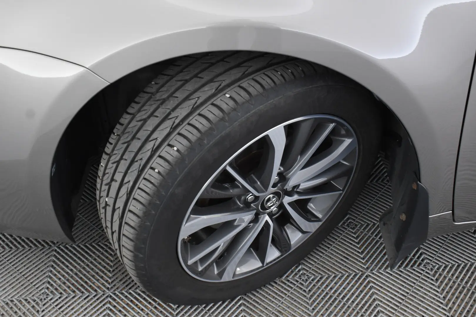 Car Image - 6CrCPQNx2OB5SduDKEqmOu