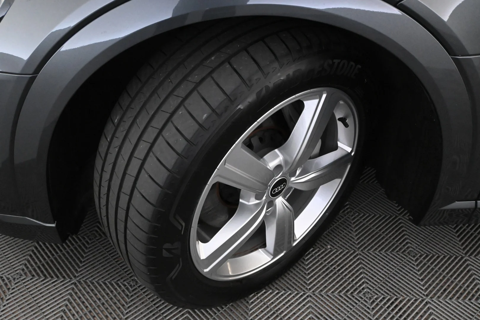 Car Image - 4e4Tg0uFrUrGj8uqRGrtHu