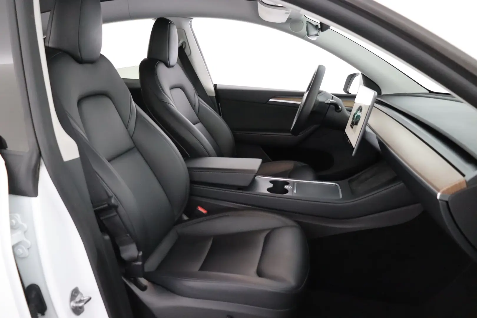 Car Image - 2DE8cU90u7044xw7ZHEvUZ