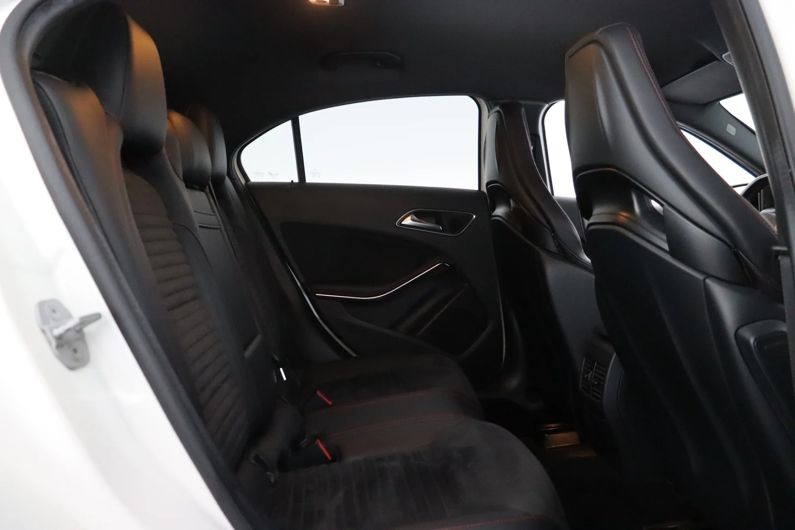 Car Image - 6DMiVvMb9lv0PW4TwoIdtj