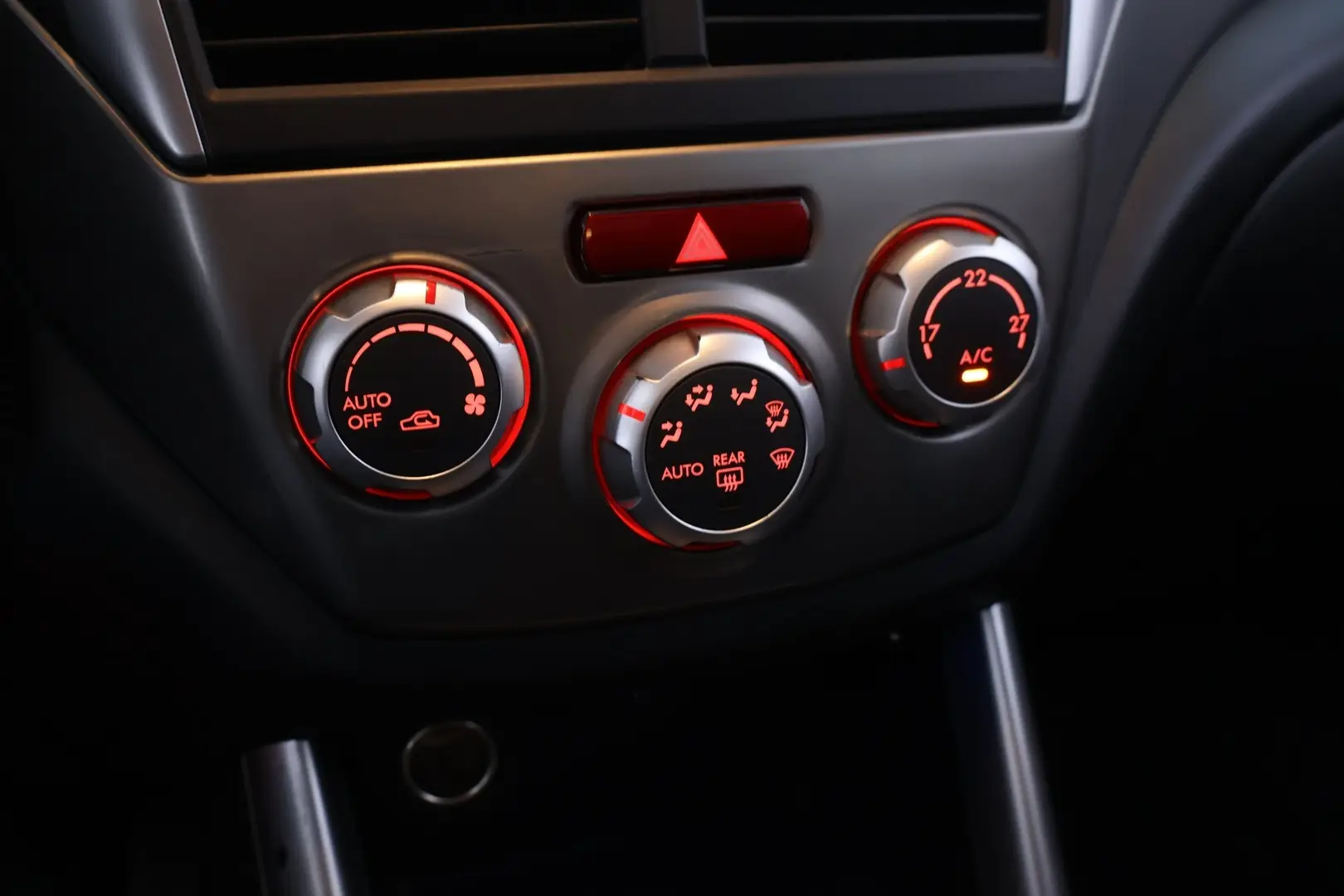 Car Image - 6w2LRCql21PKkiwvf27ZPI