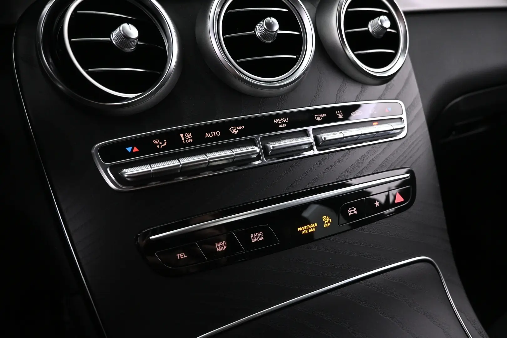 Car Image - I6WWHlFLIzLl0N44DReBl