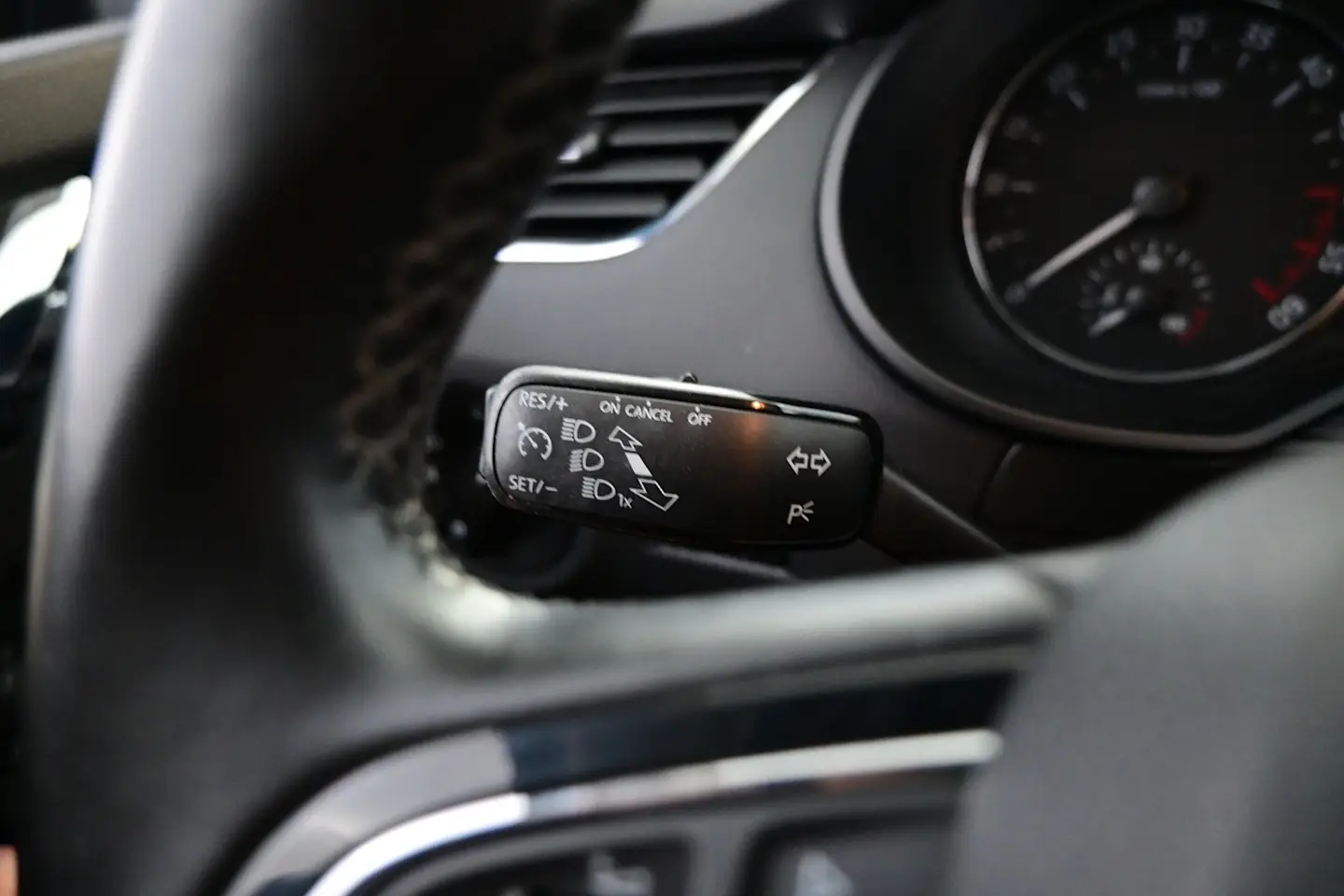 Car Image - 2LvxHJyNZF0sf1ALraMNtK