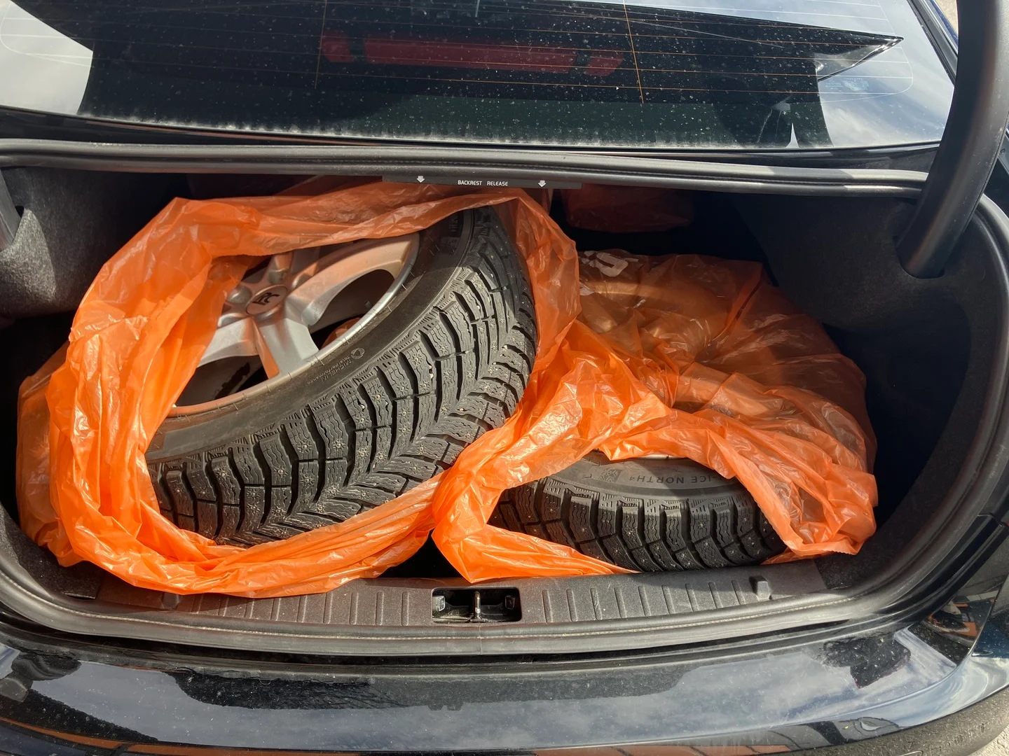 Car Image - 685cUe8YpFCj7LVYKgwI99
