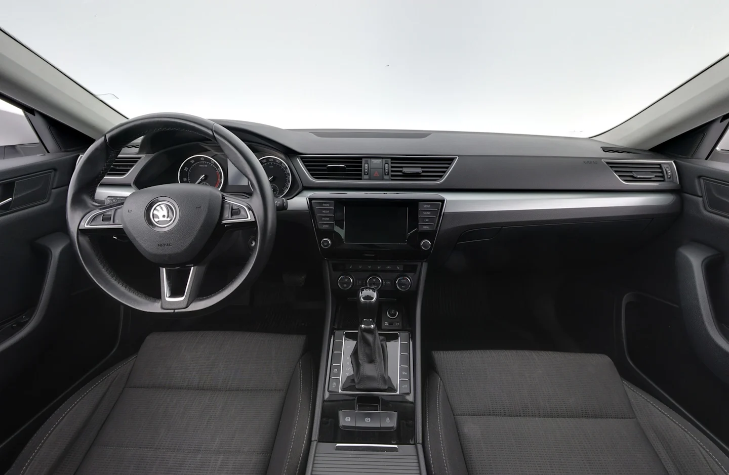 Car Image - Y8fldEjNj3dqZ7ToSERkc
