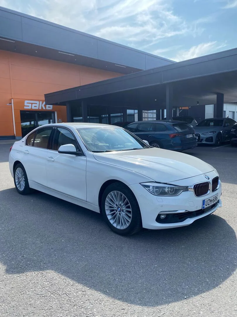 BMW 330