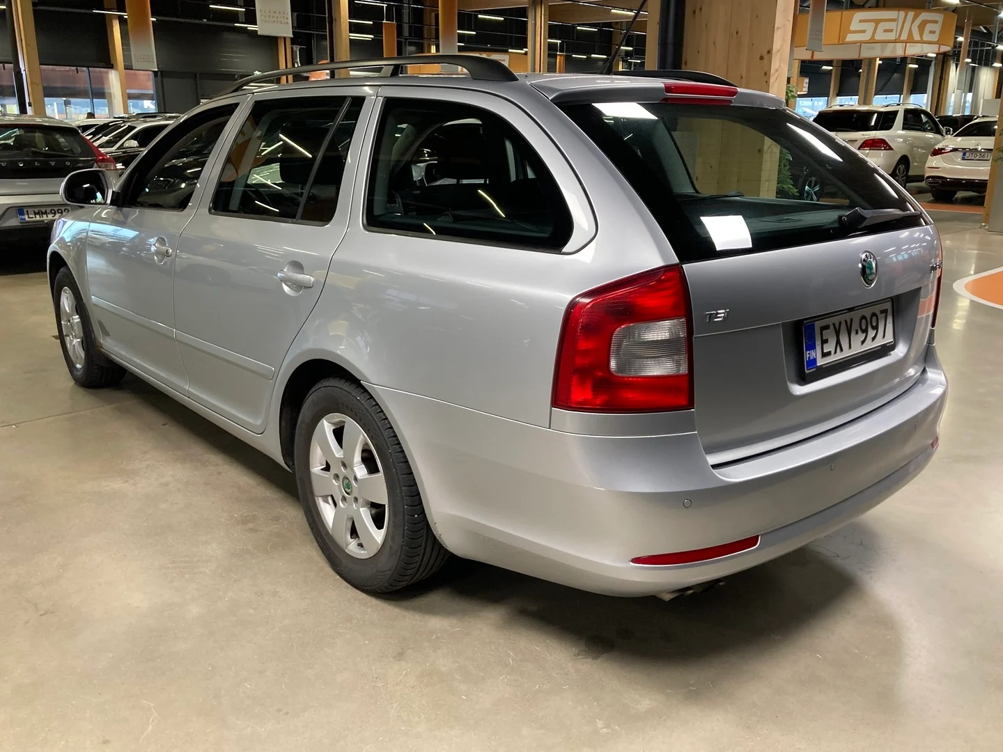 Car Image - 73MaBb674YF7nOKa49ESS3
