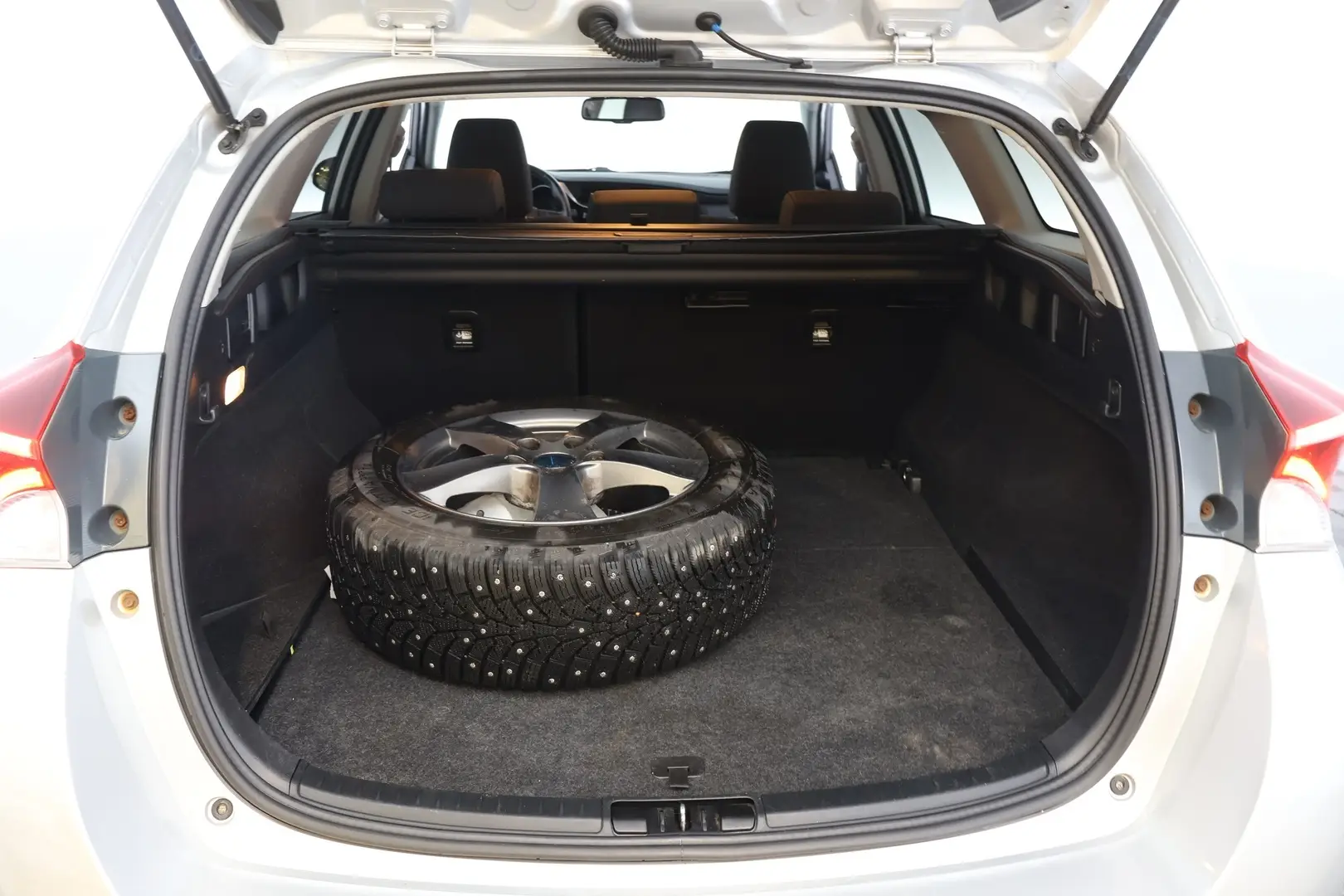 Car Image - 6WVSG3e99UhOYJ8idpoFnw