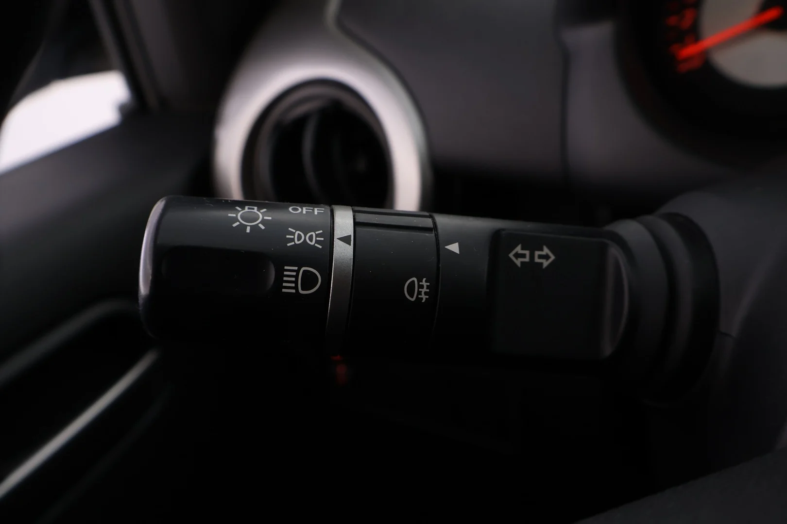 Car Image - 7EVpKj1yZwUN1eYrNr4uKQ