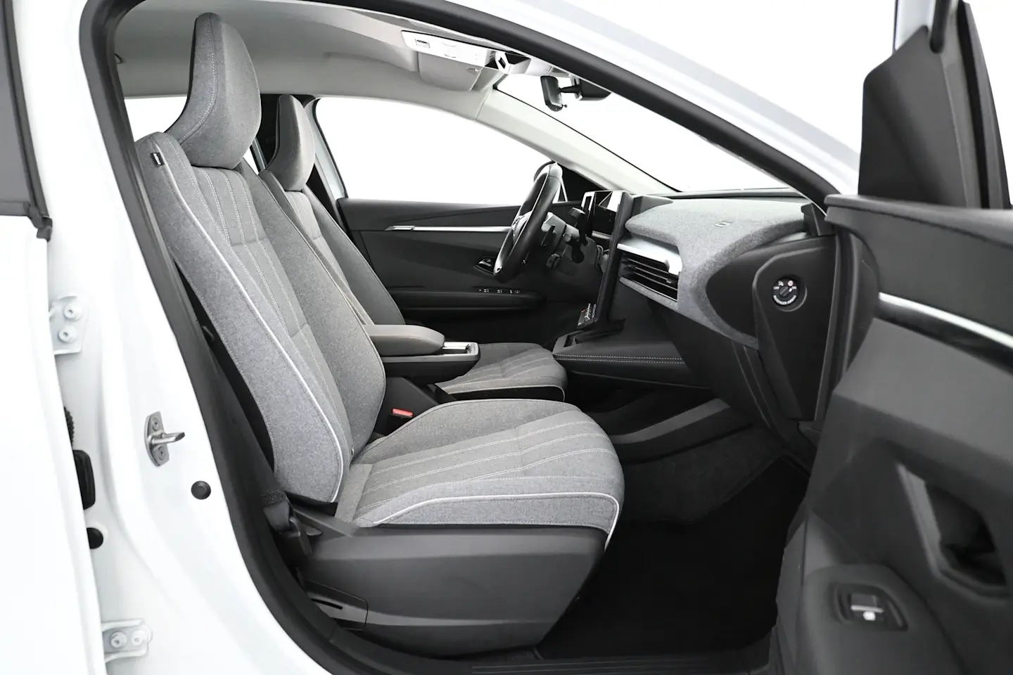 Car Image - 725KKVdHr8xvoeBXhKWeFe