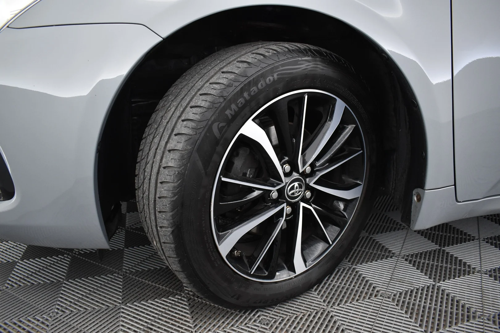 Car Image - 60dU5DMuiqjCaSgHHVYMfm