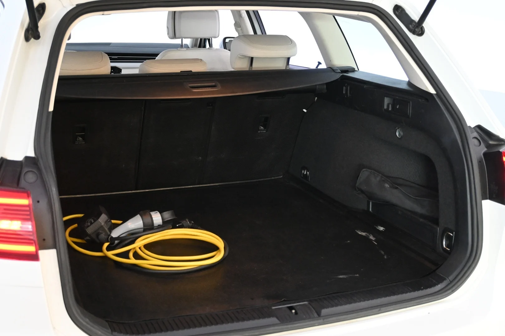 Car Image - 7cn4CmvgLgvDHSs0b8H5mv