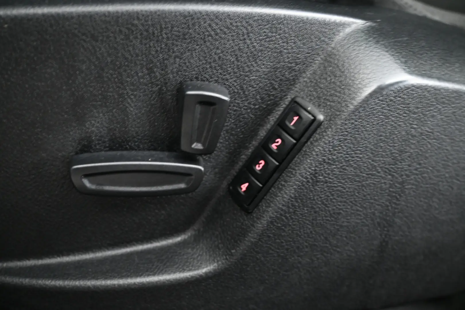 Car Image - 3VviB4gnNSa188tsxtNJj0