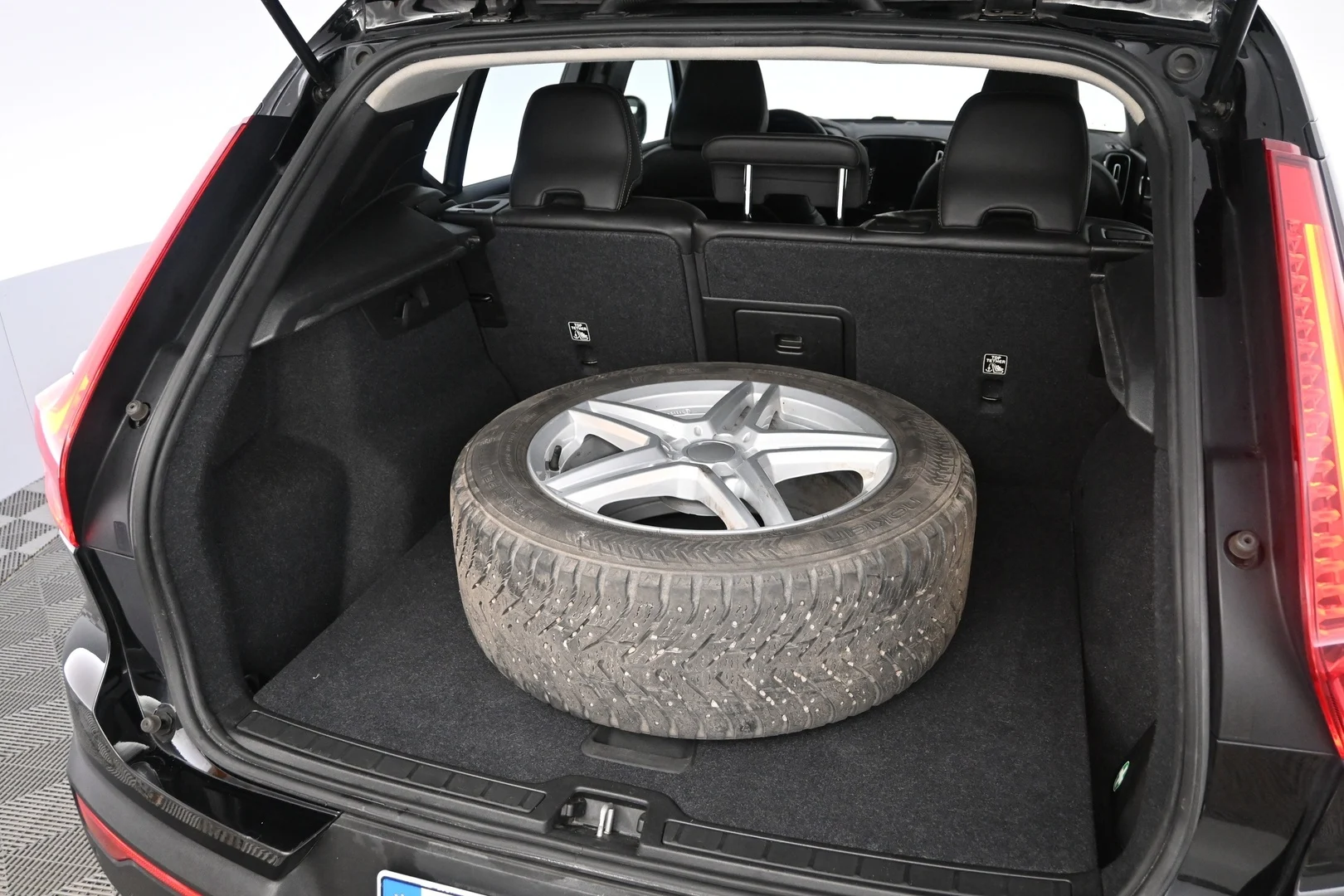 Car Image - zHftObuyakctUdL474V0j