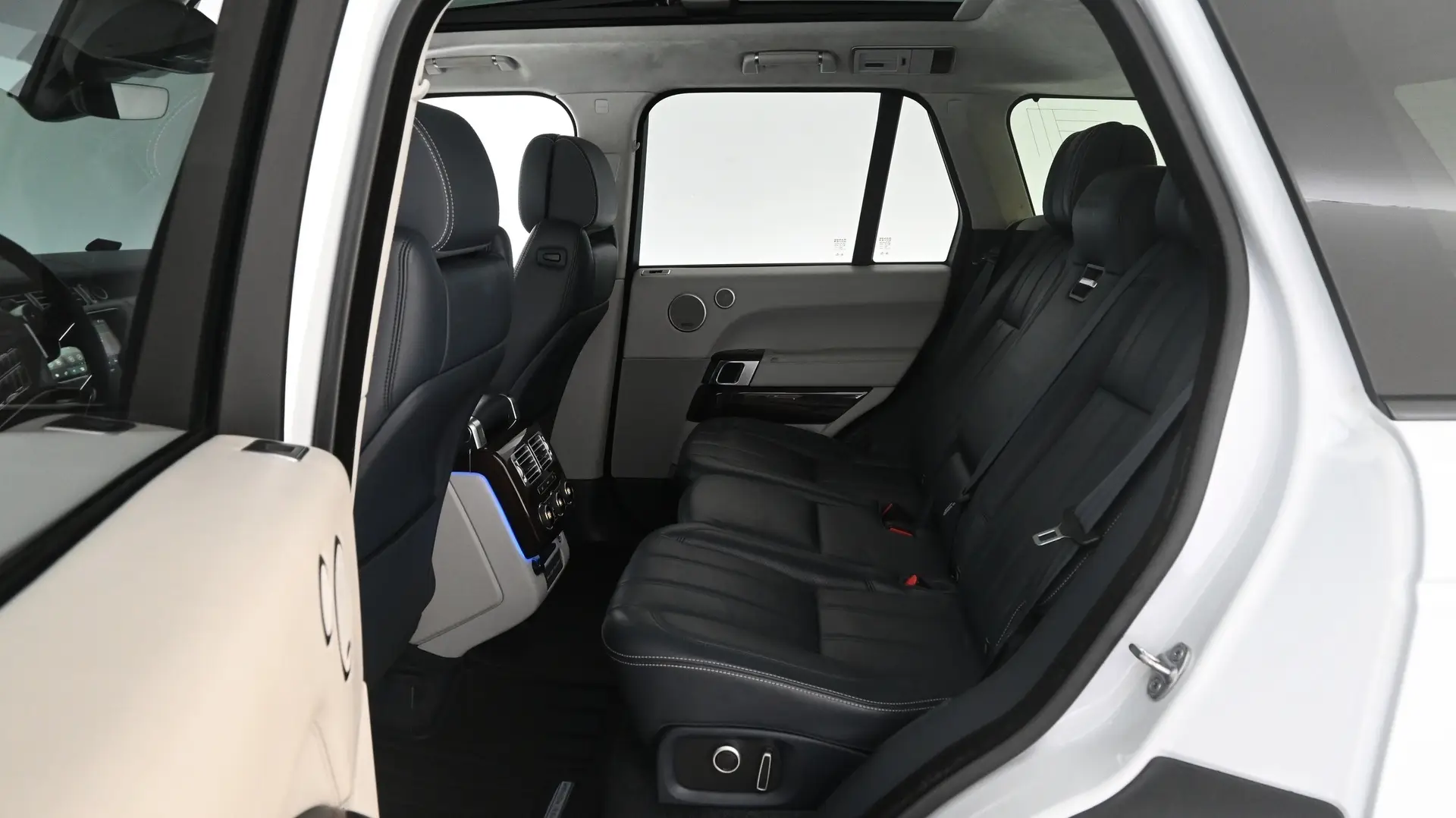 Car Image - 1WG56KSwSB8yQc2U02Q44h