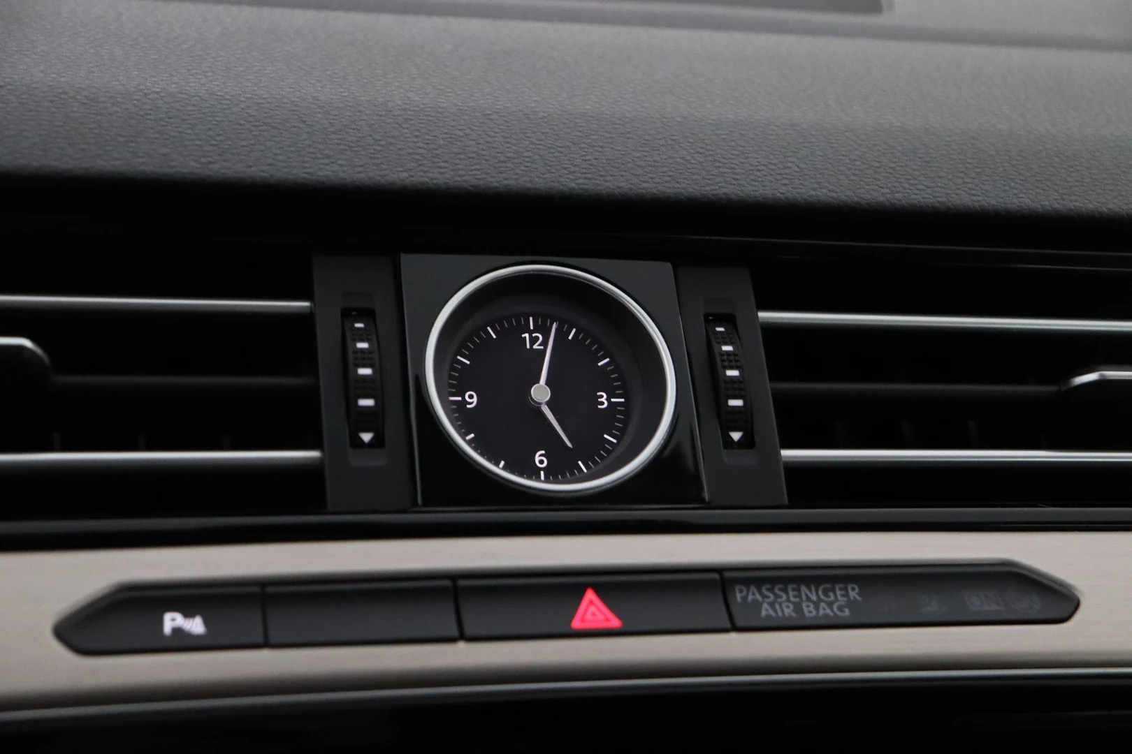 Car Image - yhpewGvviutgCvnj1lEMM