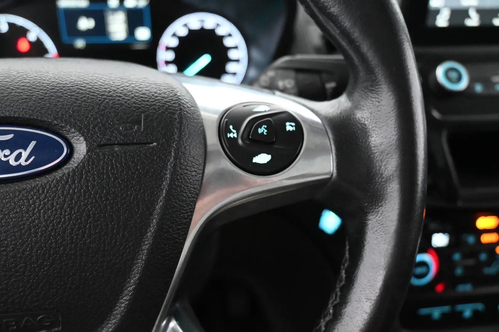 Car Image - 2J003JgOxcwxxtTTQqQmKE