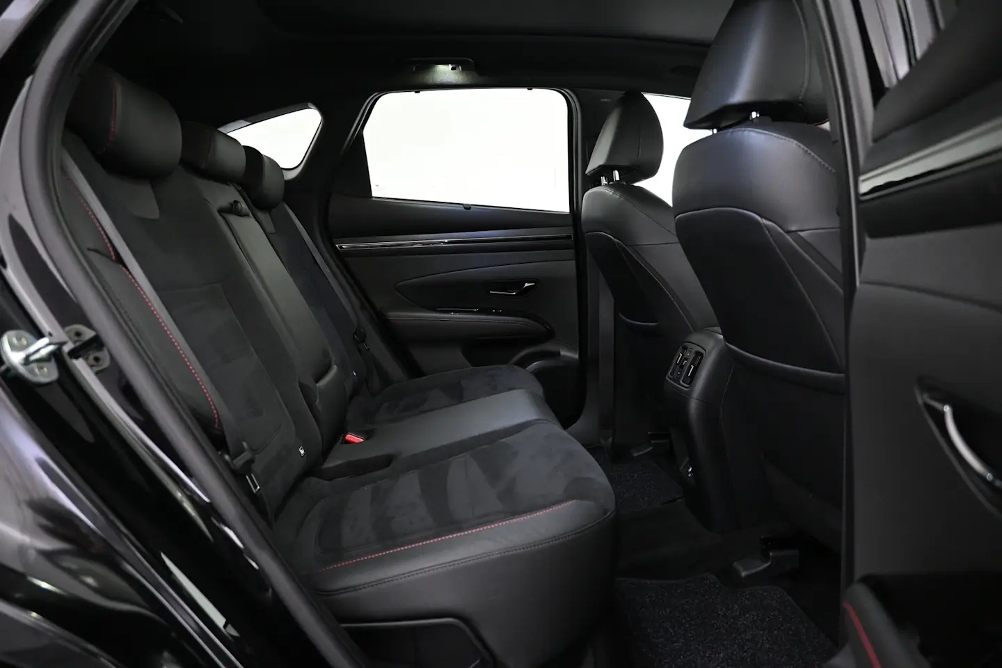 Car Image - rNtrS9iOowfNcSBsxIn6m
