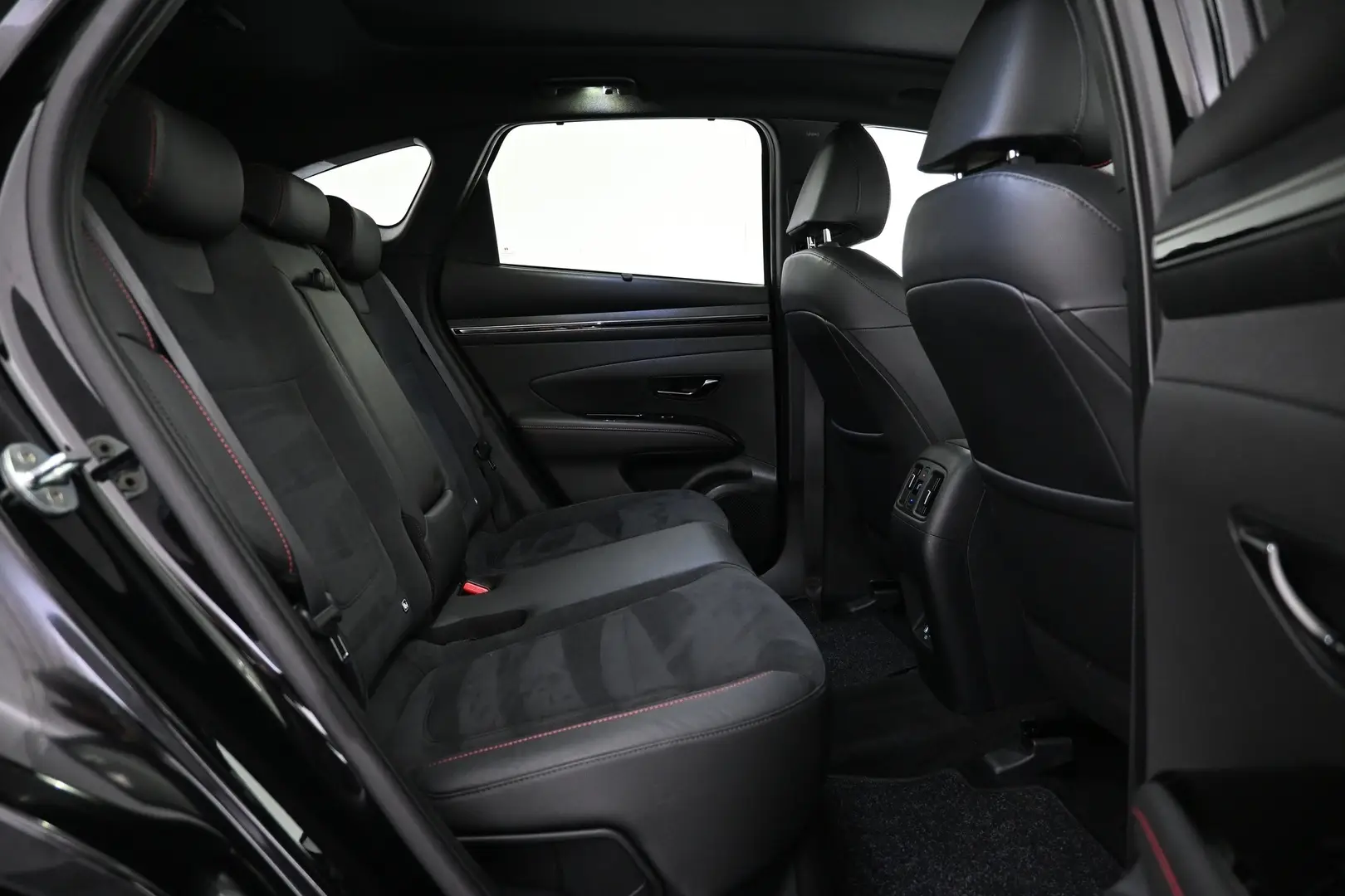 Car Image - rNtrS9iOowfNcSBsxIn6m